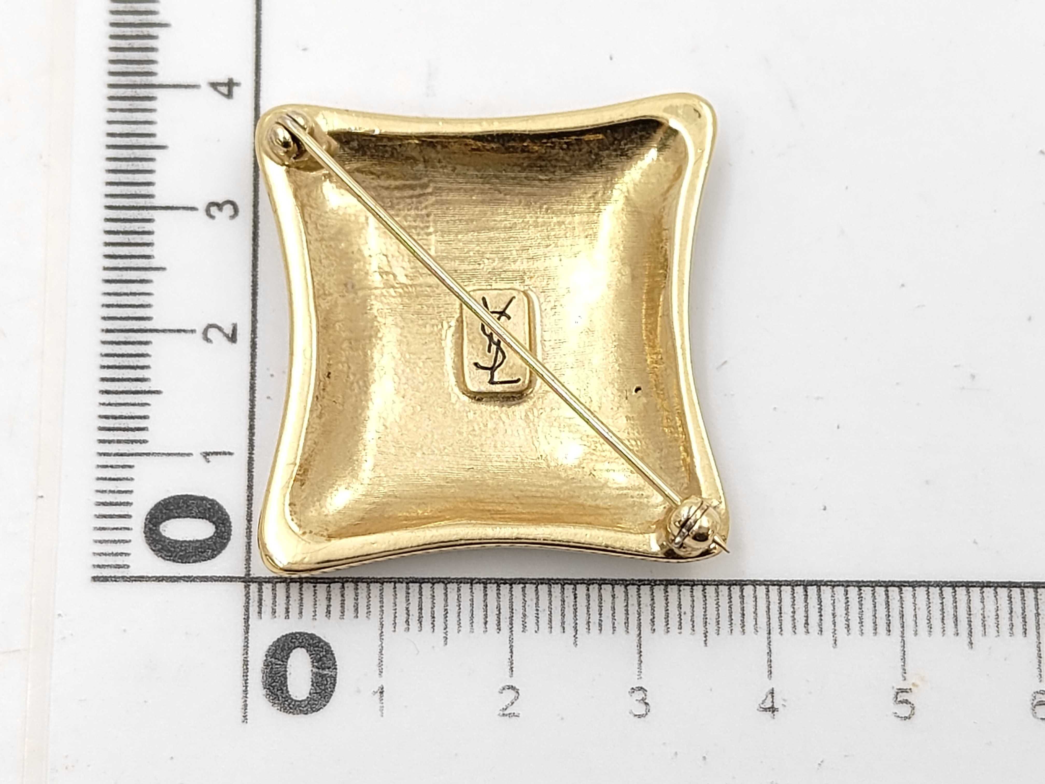colored stone brooch — view 3