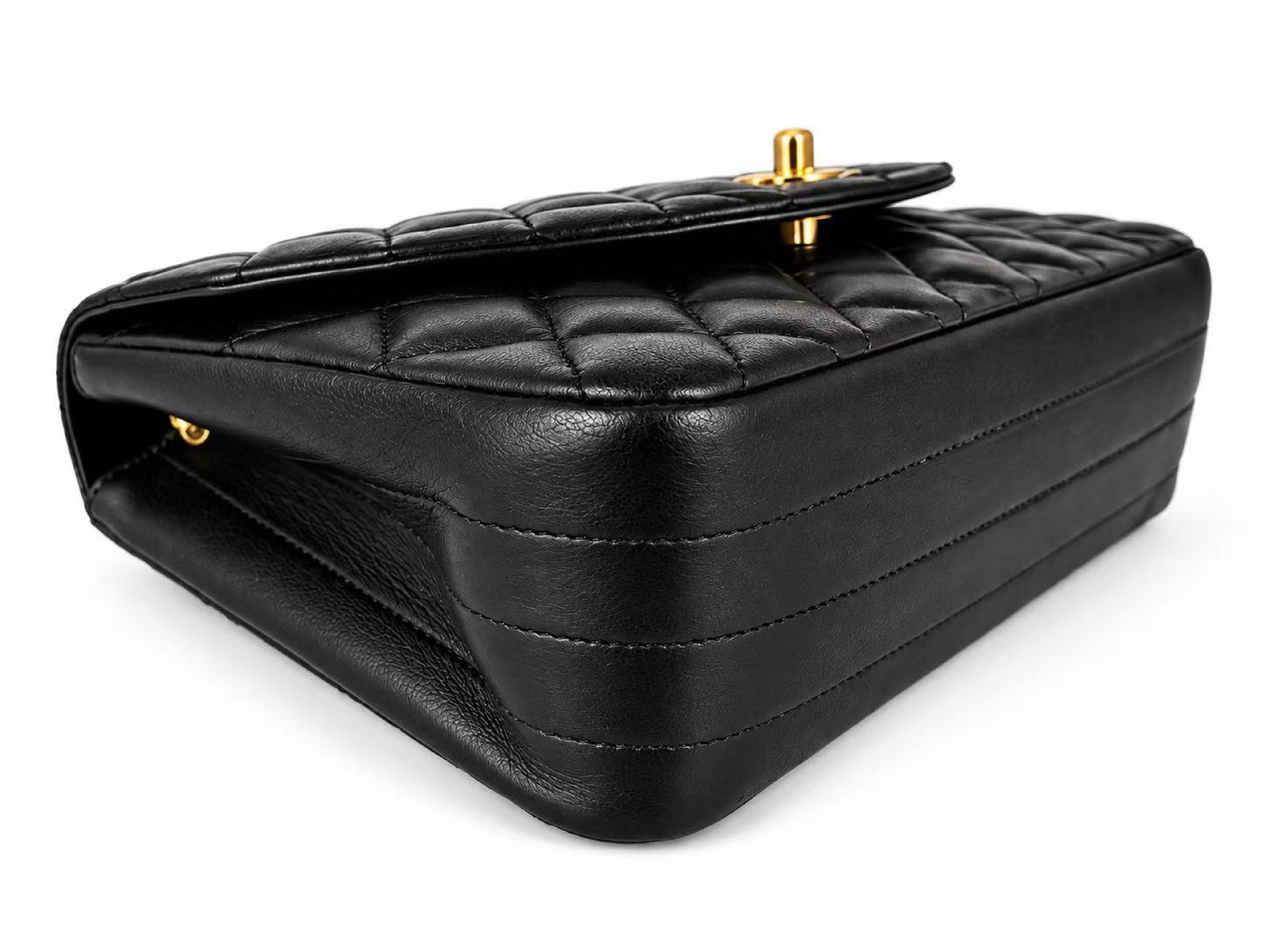 Chain Shoulder Bag — view 10