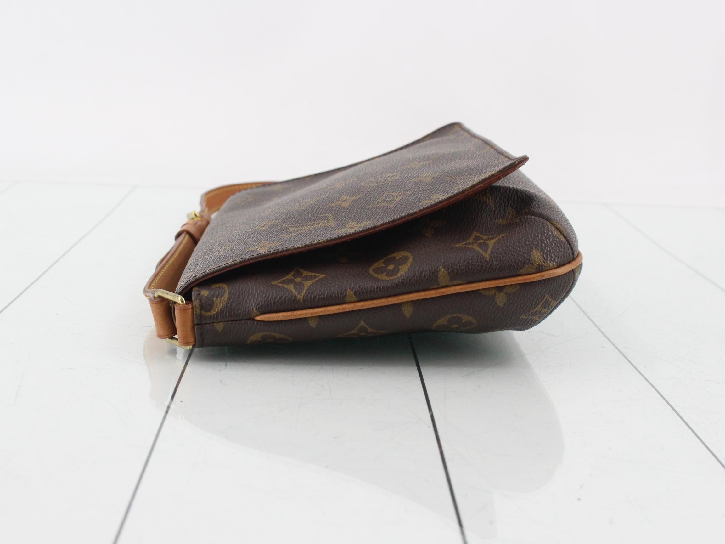 M51257 Musette Tango Short Shoulder Bag — view 4