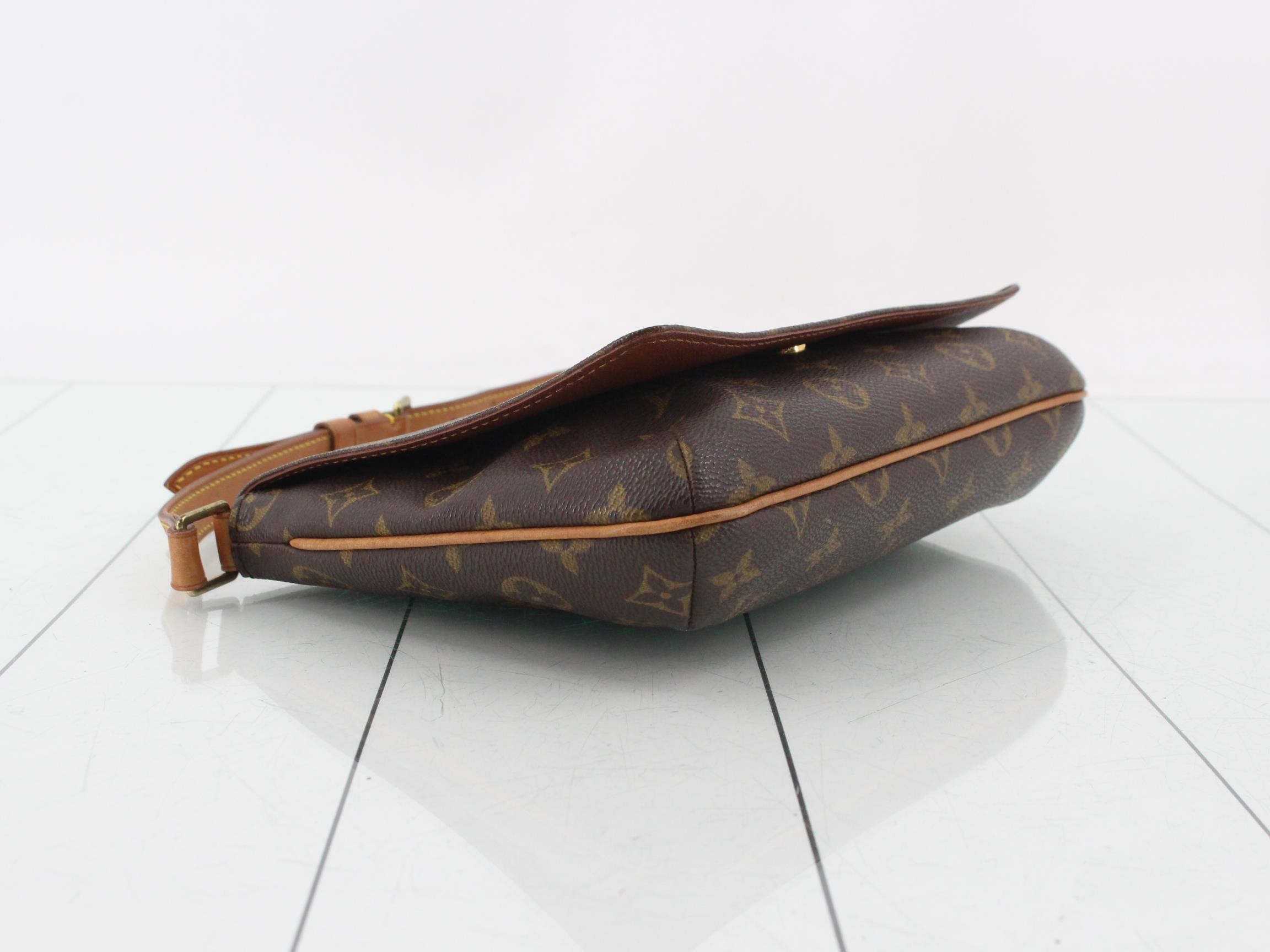 M51257 Musette Tango Short Shoulder Bag — view 5