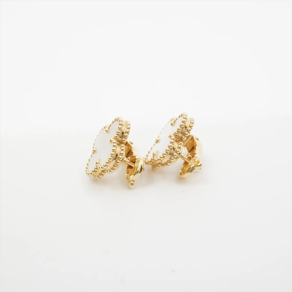 Vintage Alhambra Shell Earrings, 750 (Yellow Gold), 8g, JP363805. — view 2