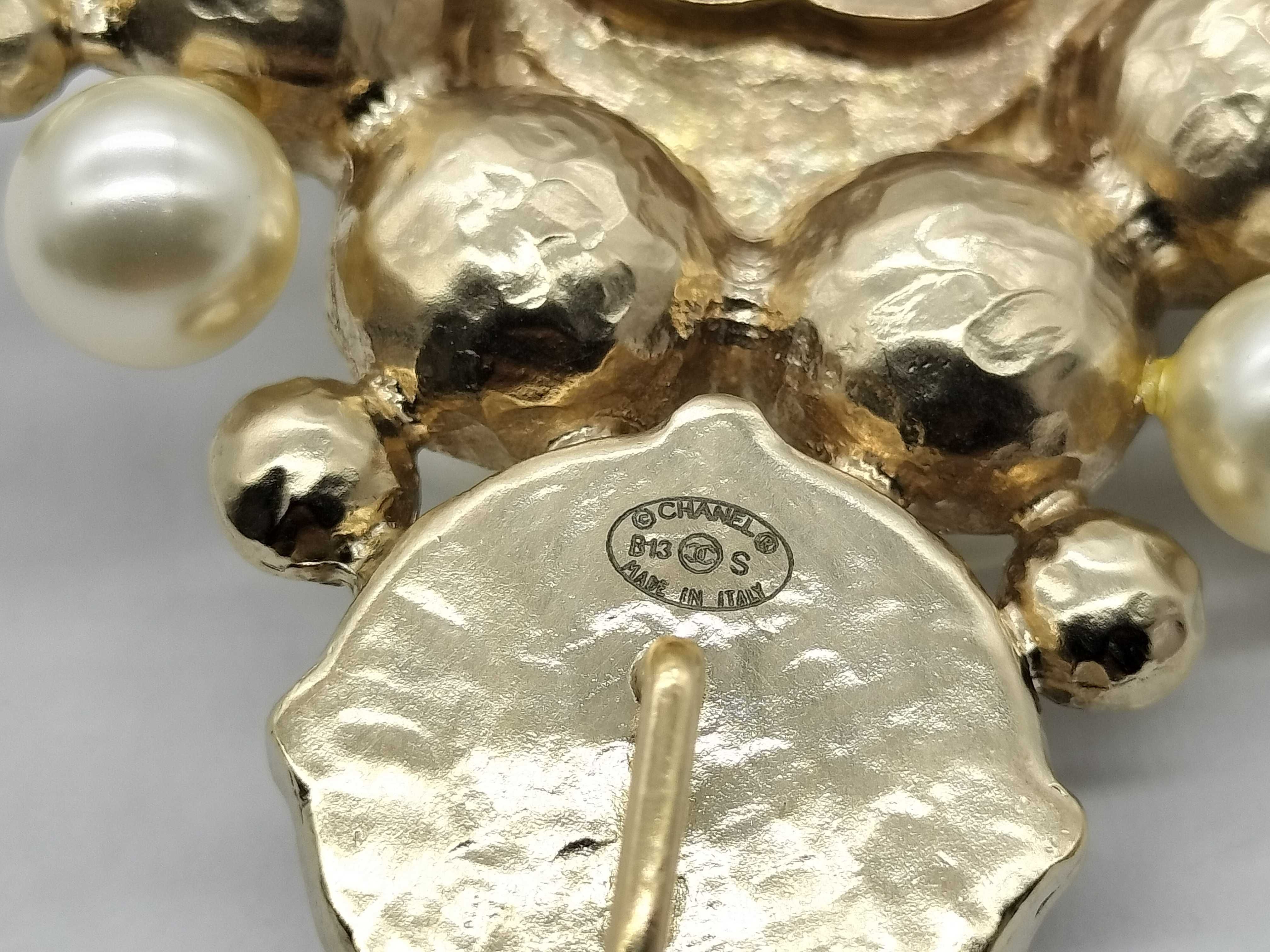 B13 Brooch — view 5