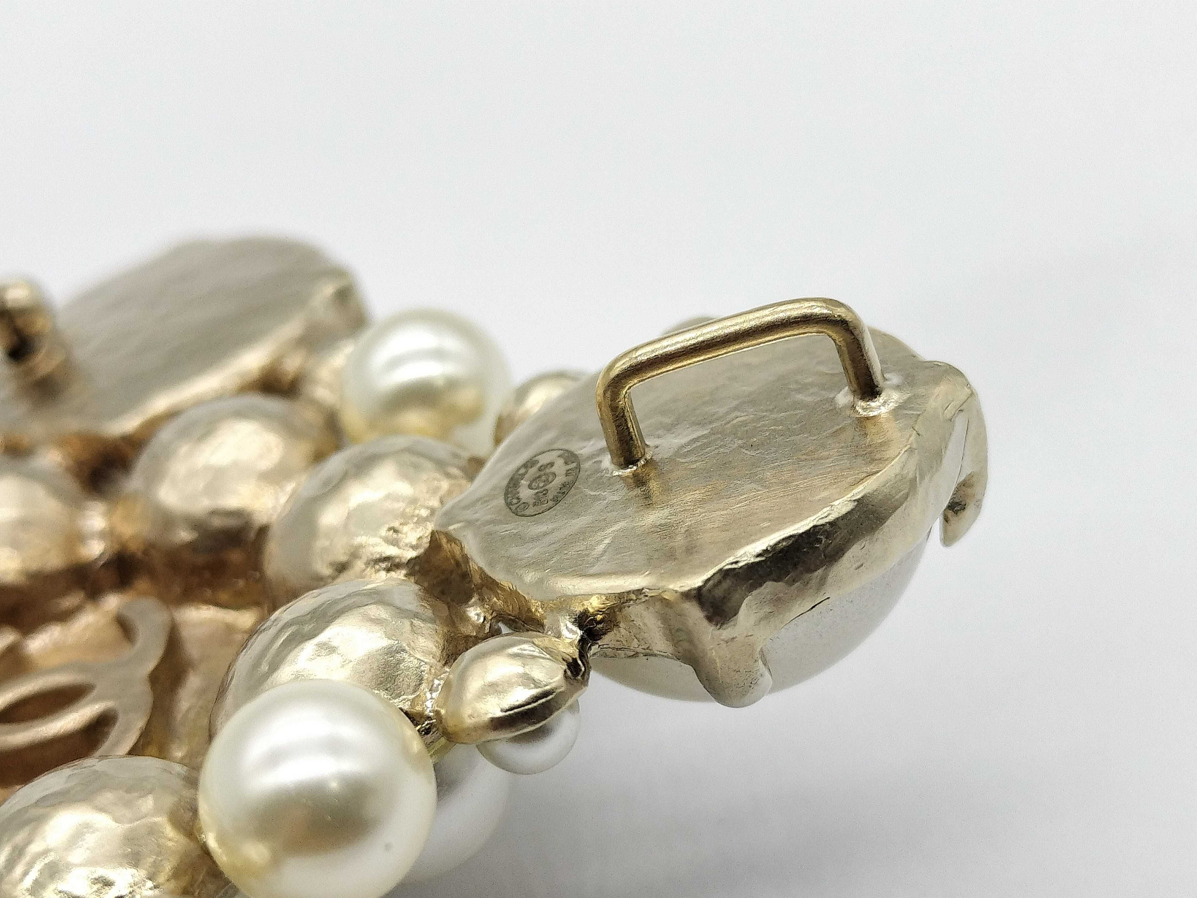B13 Brooch — view 6