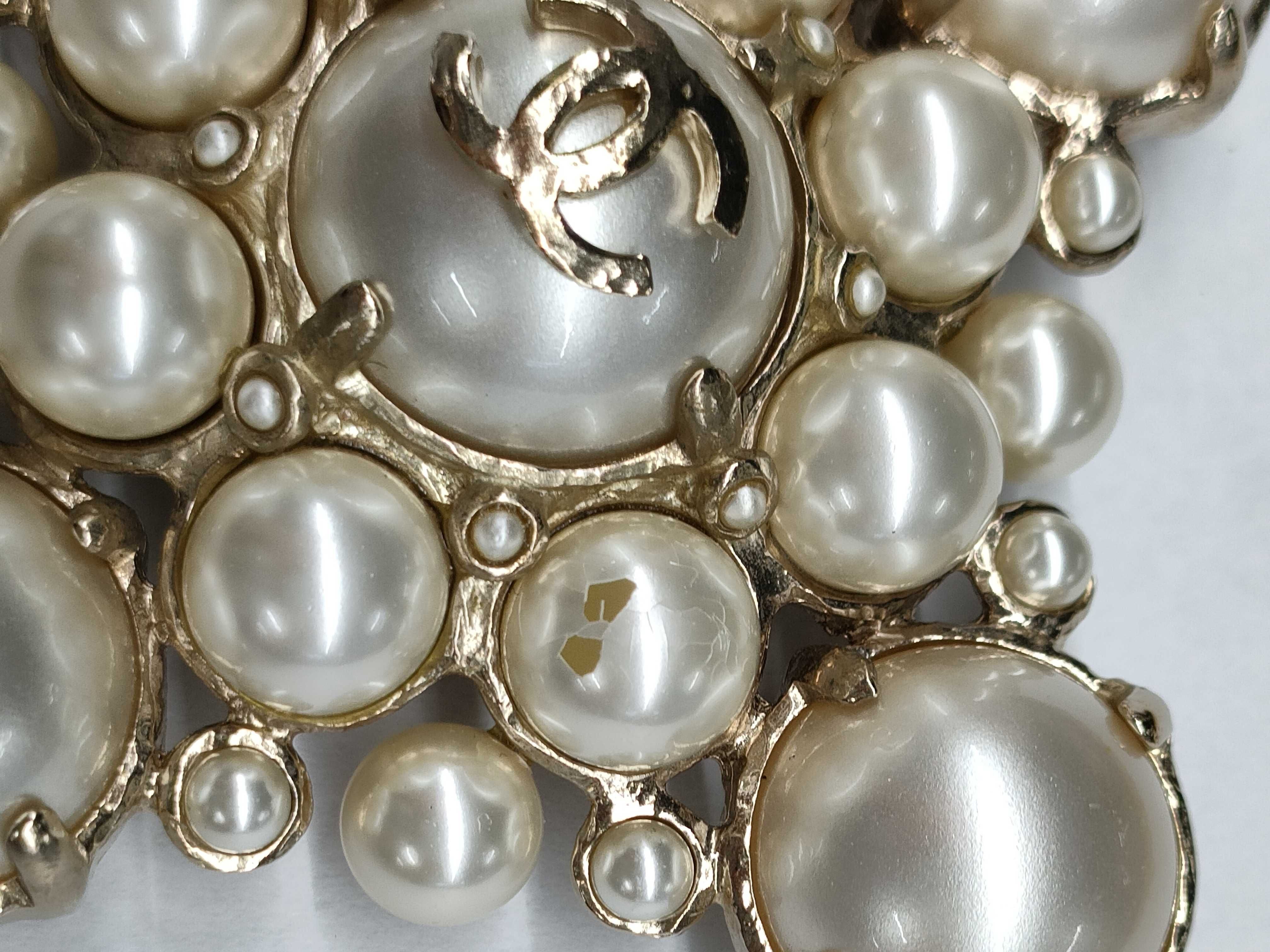 B13 Brooch — view 8