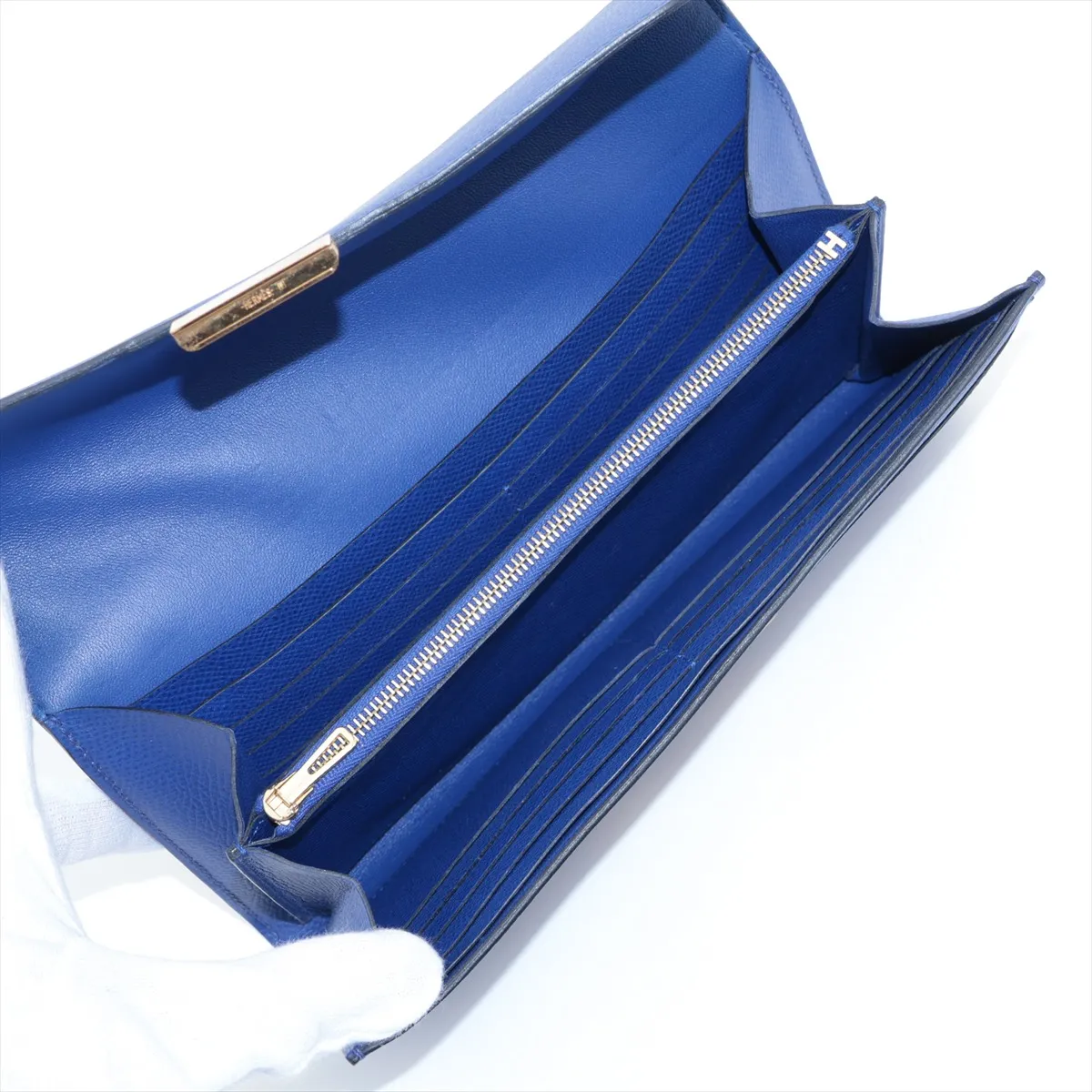 Constance Long Wallet, Veau Epsom Leather, Blue, Gold Hardware, A: 2017 — view 4