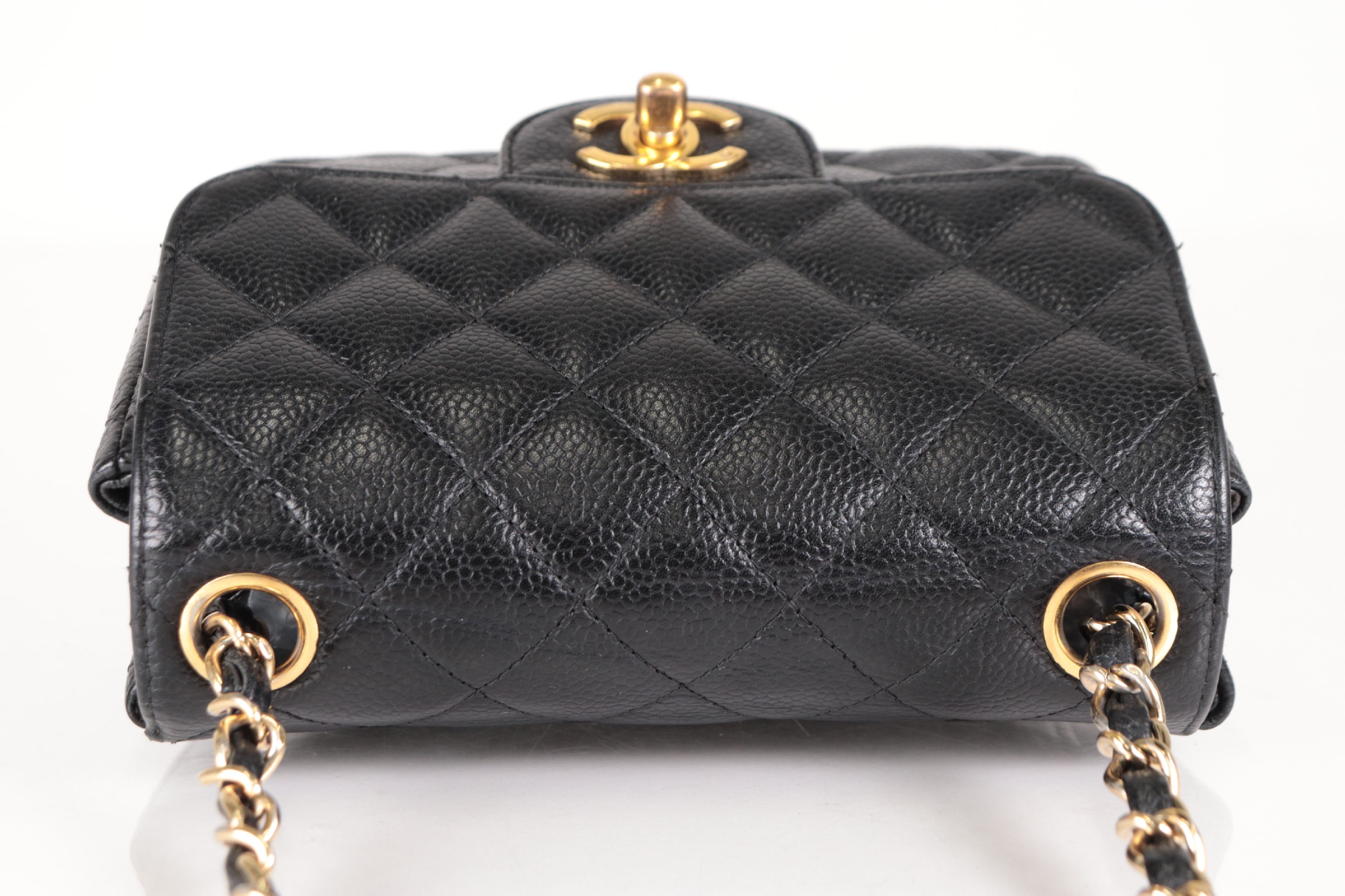 Minimato Caviar Chain Shoulder Bag (Serial No. 12) — view 5
