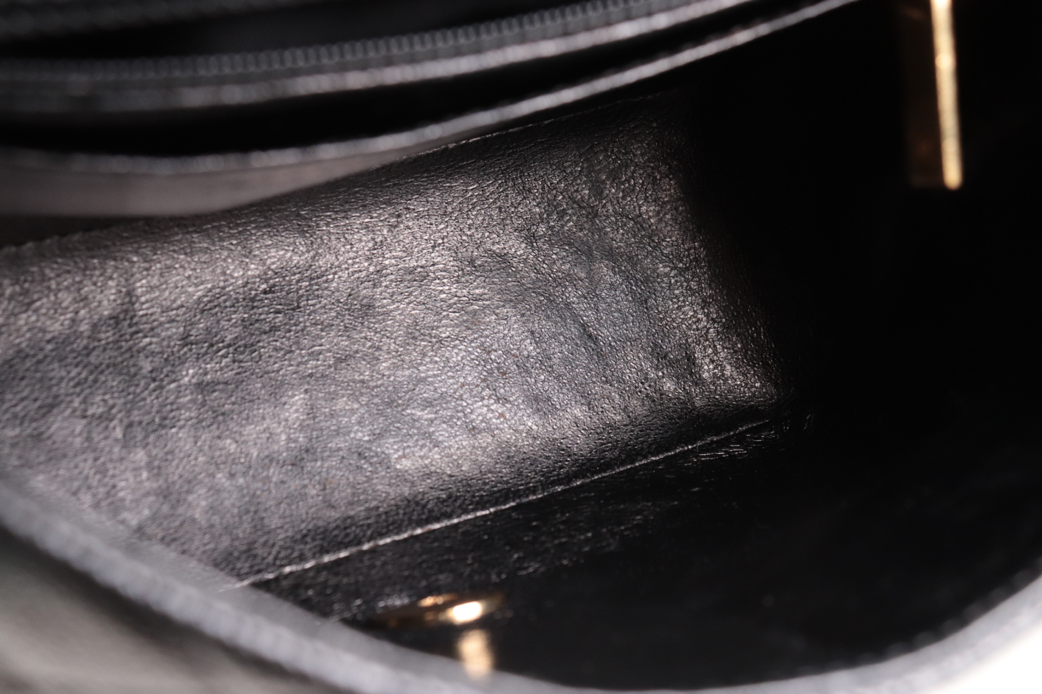Minimato Caviar Chain Shoulder Bag (Serial No. 12) — view 10