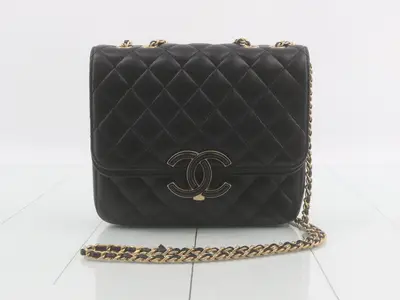 Matelassé Lambskin Chain Shoulder Bag - Black