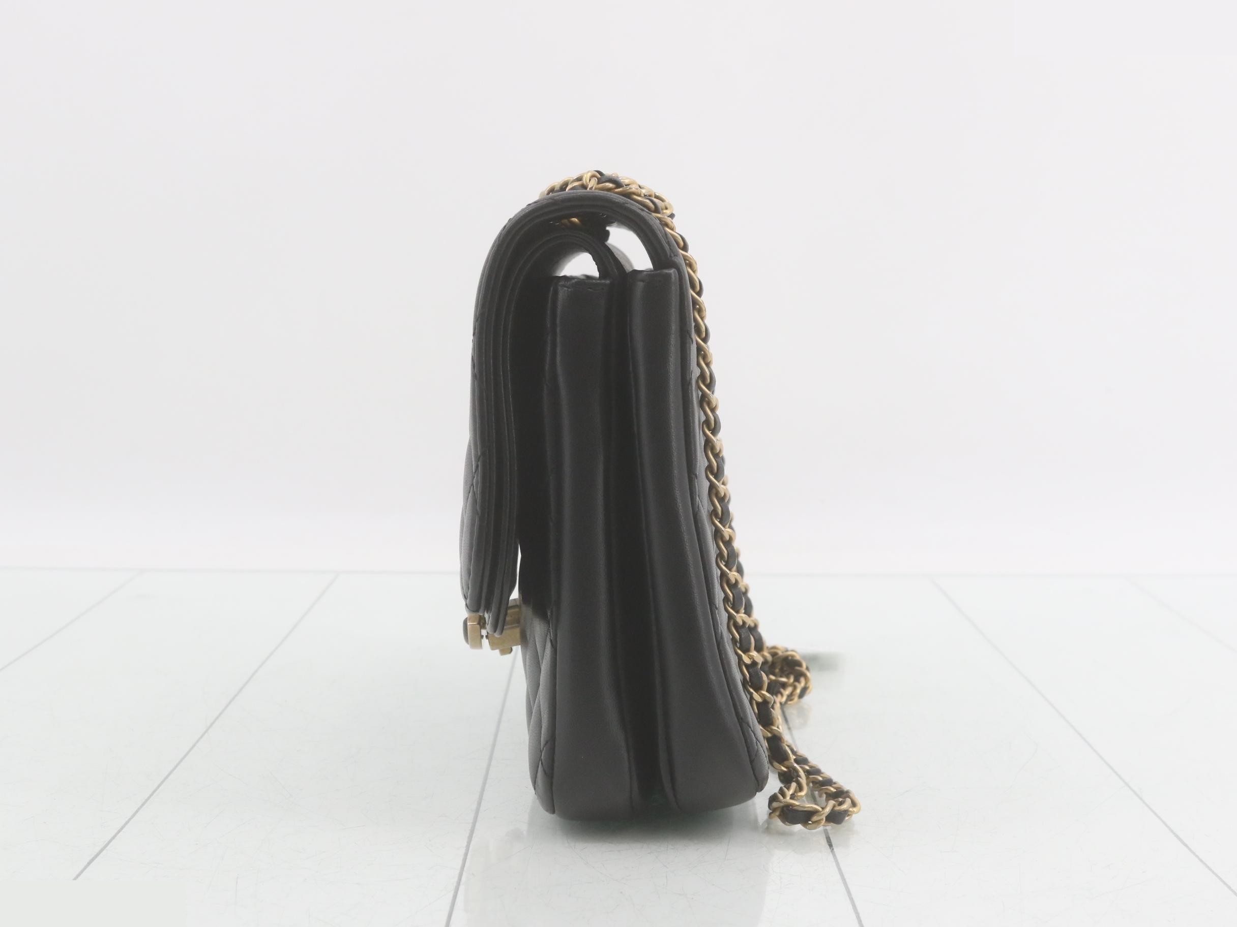 Matelassé Lambskin Chain Shoulder Bag - Black — view 3
