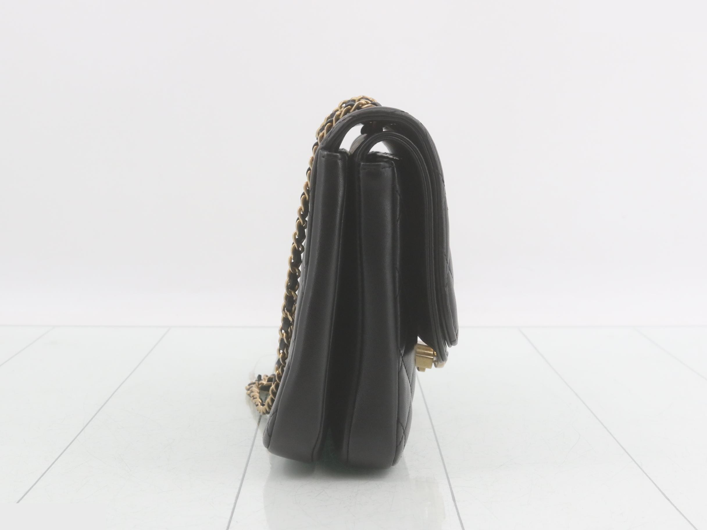 Matelassé Lambskin Chain Shoulder Bag - Black — view 4