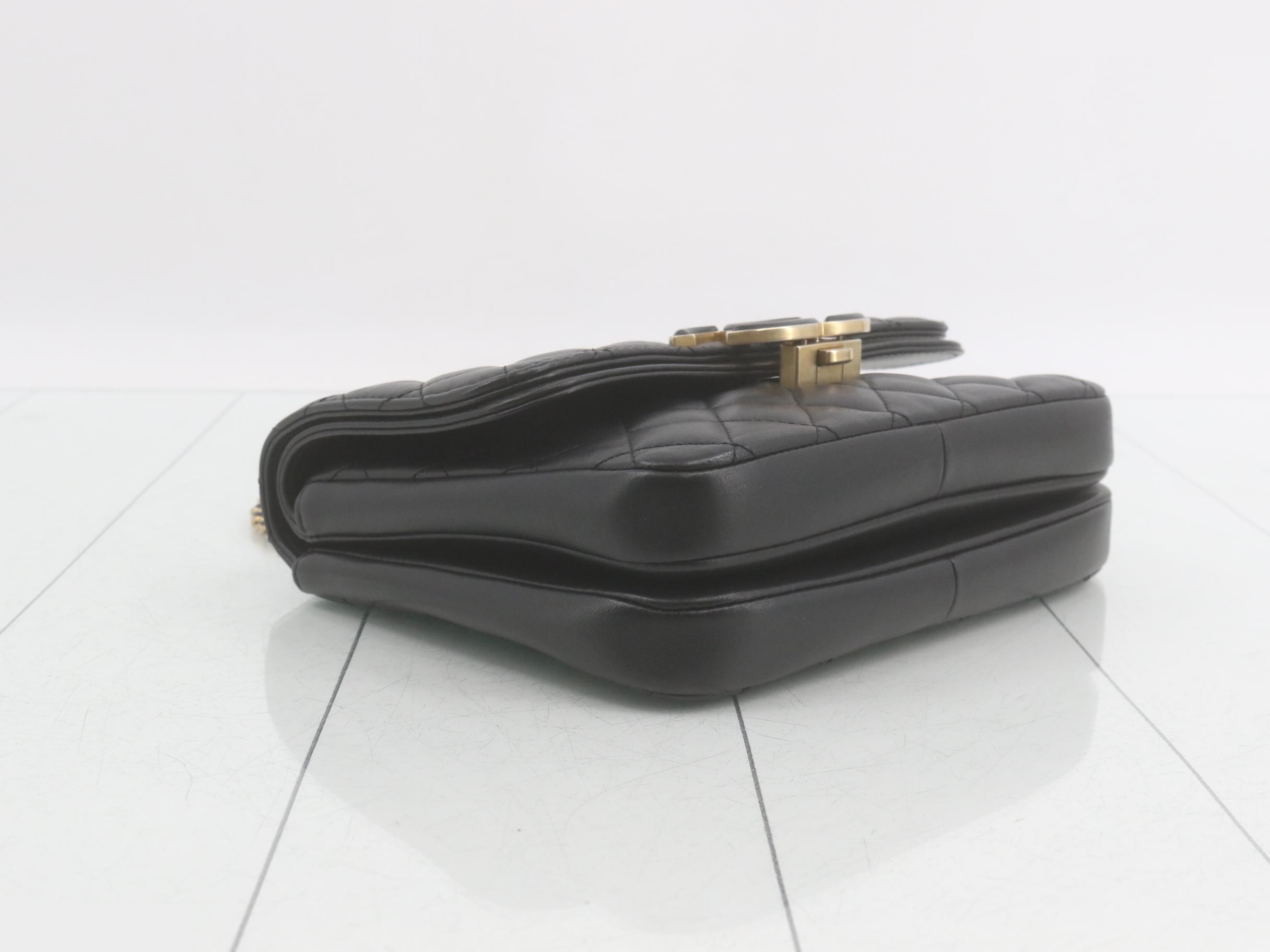 Matelassé Lambskin Chain Shoulder Bag - Black — view 5