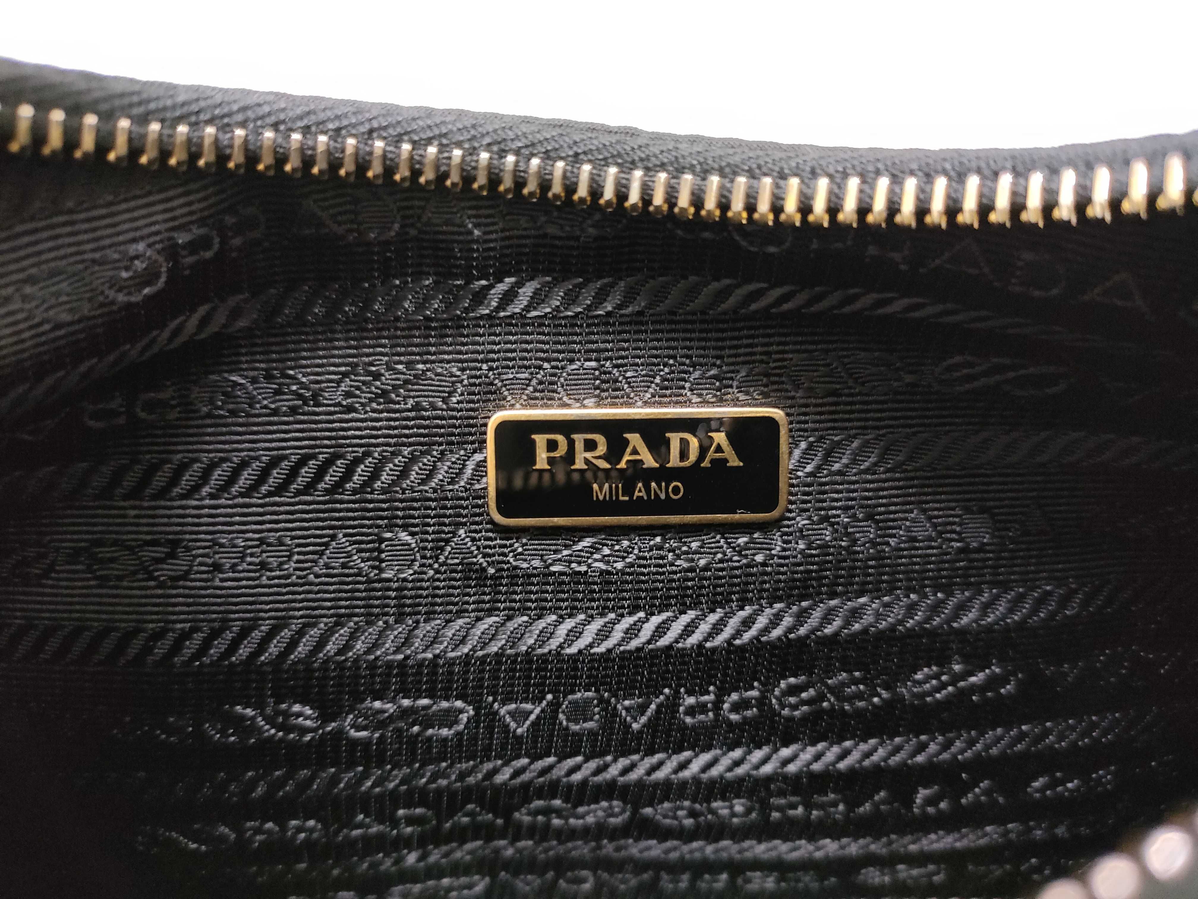 Nylon Prada Re-Edition 2005 Re-Nylon Shoulder Bag Gold Chain Triangle Logo Shoulder Bag — view 11