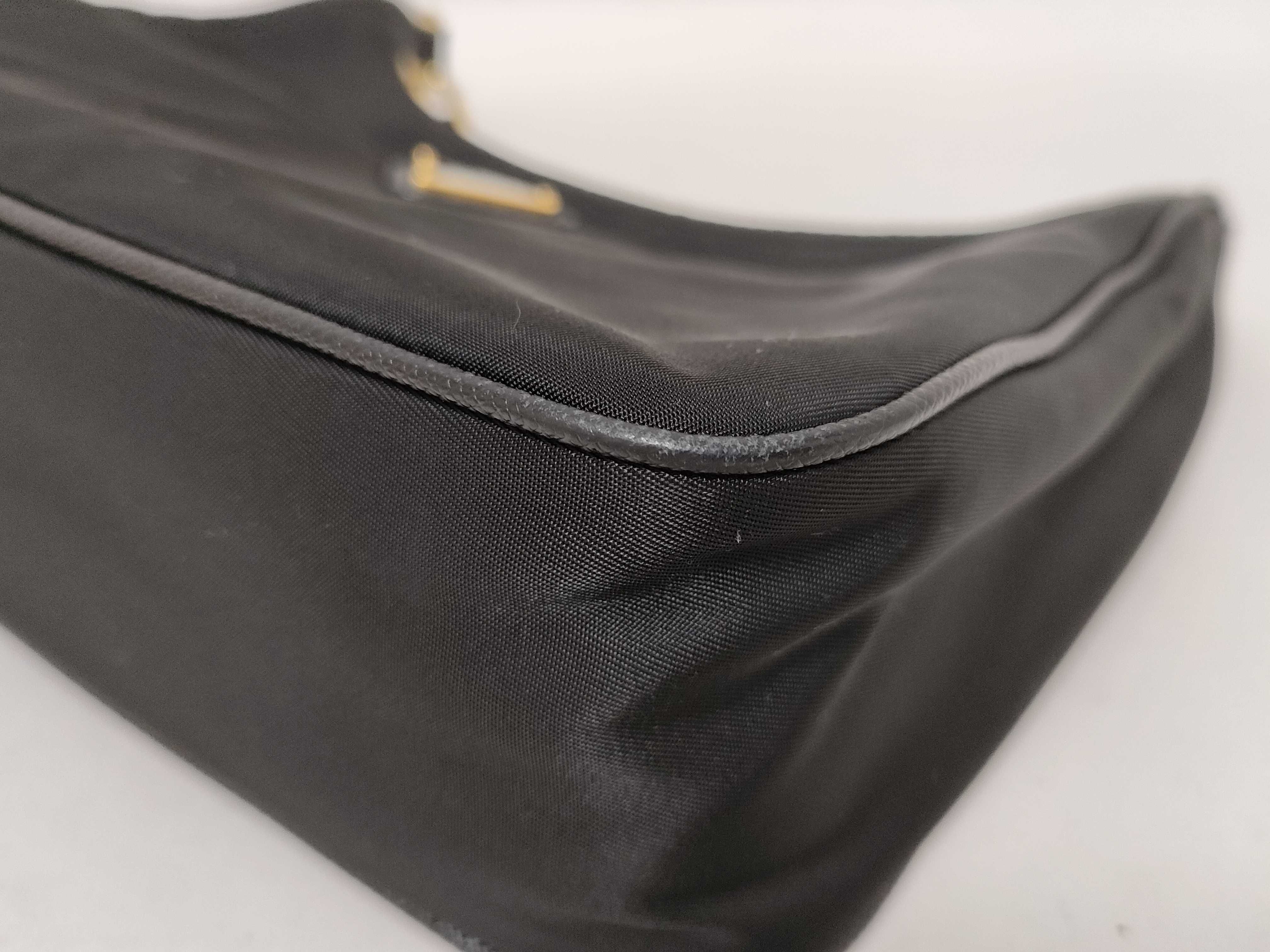 Nylon Prada Re-Edition 2005 Re-Nylon Shoulder Bag Gold Chain Triangle Logo Shoulder Bag — view 6