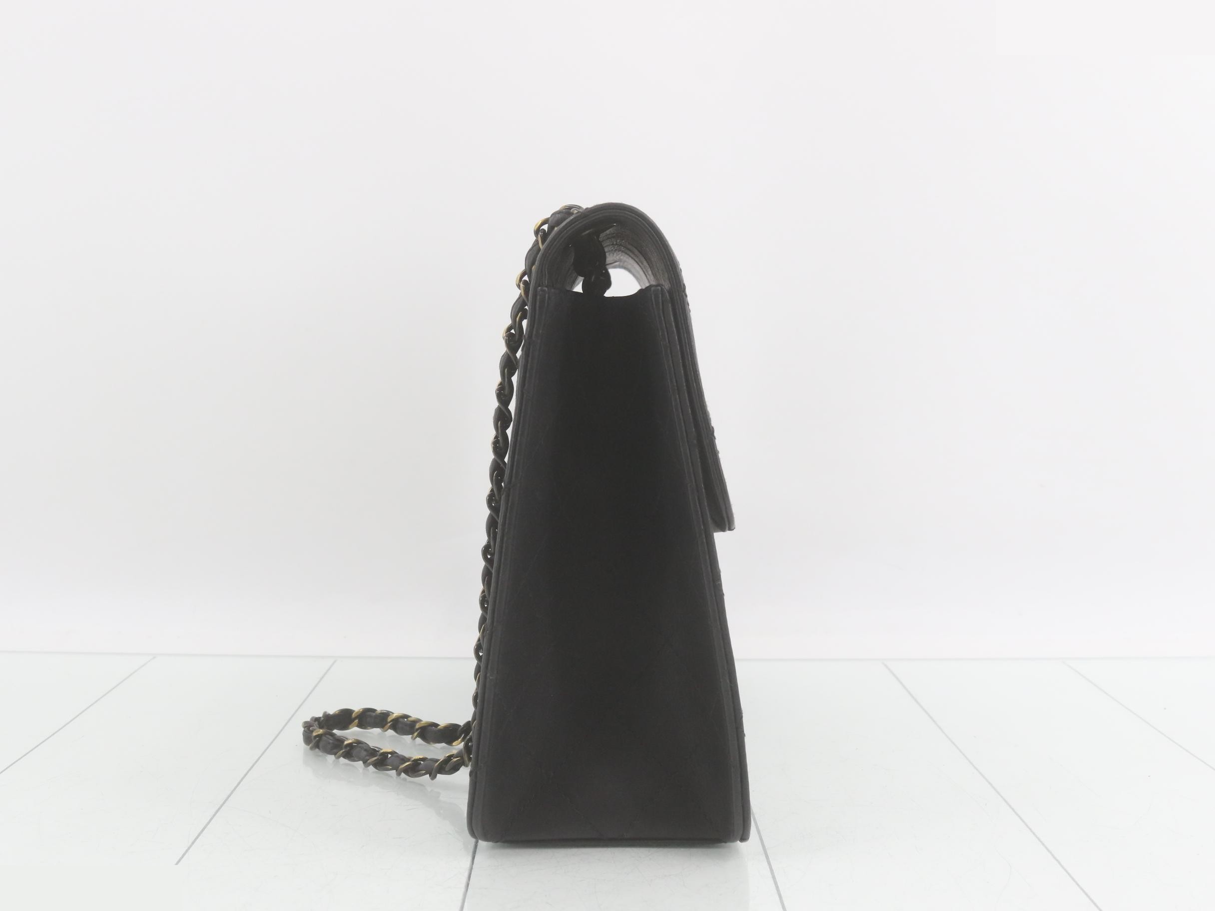 Single flap matelassé shoulder bag — view 4