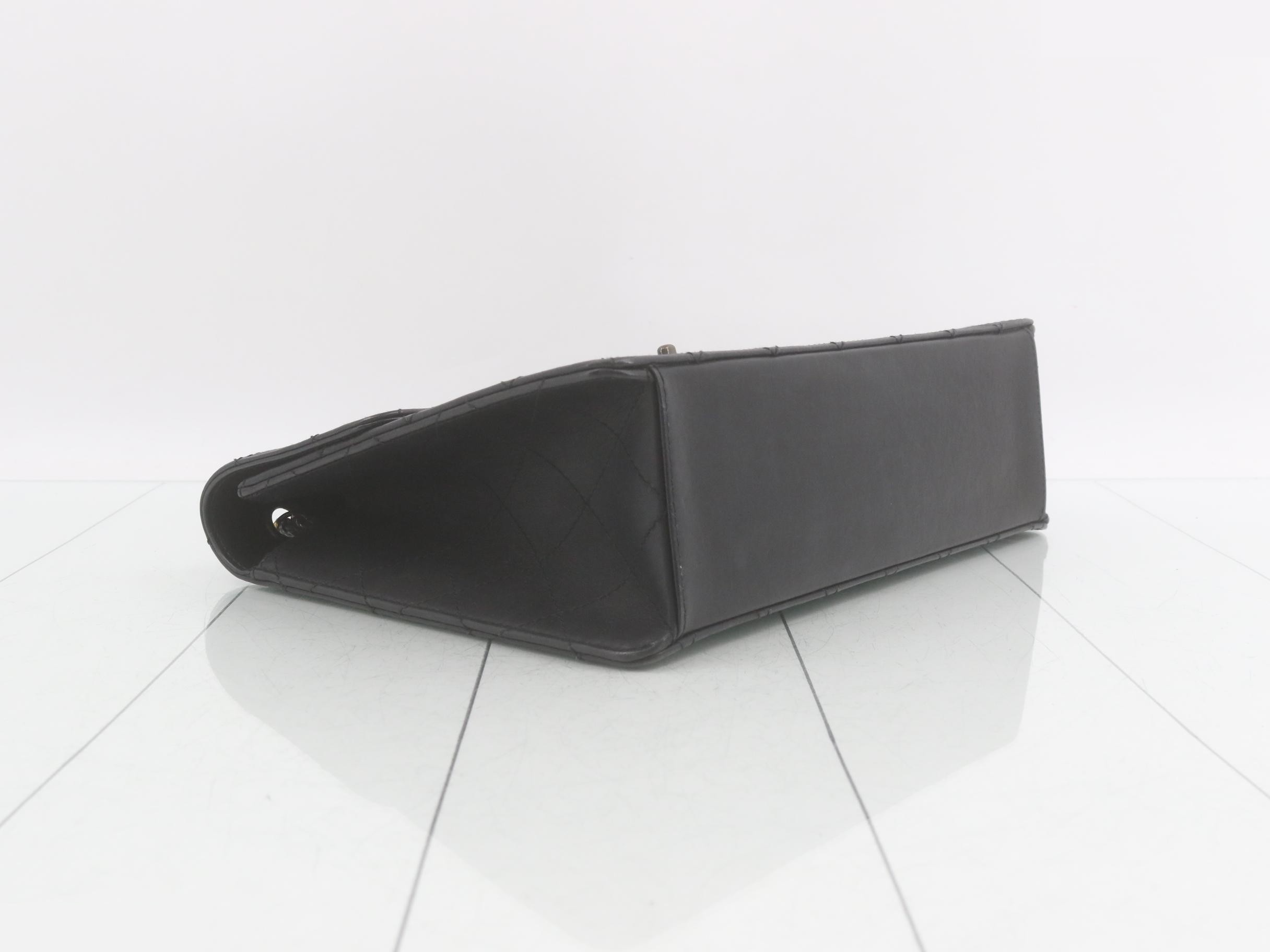 Single flap matelassé shoulder bag — view 5