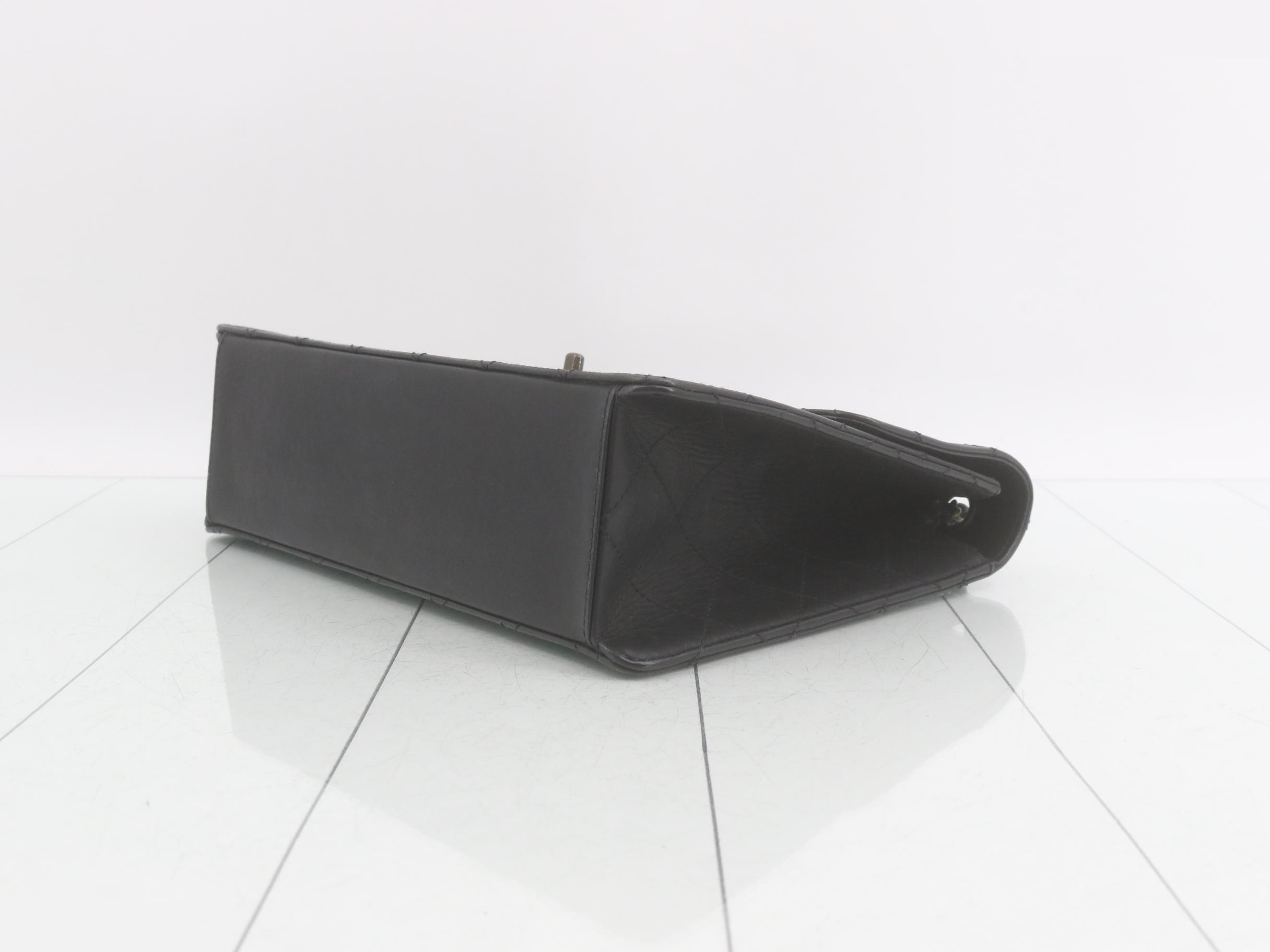 Single flap matelassé shoulder bag — view 6