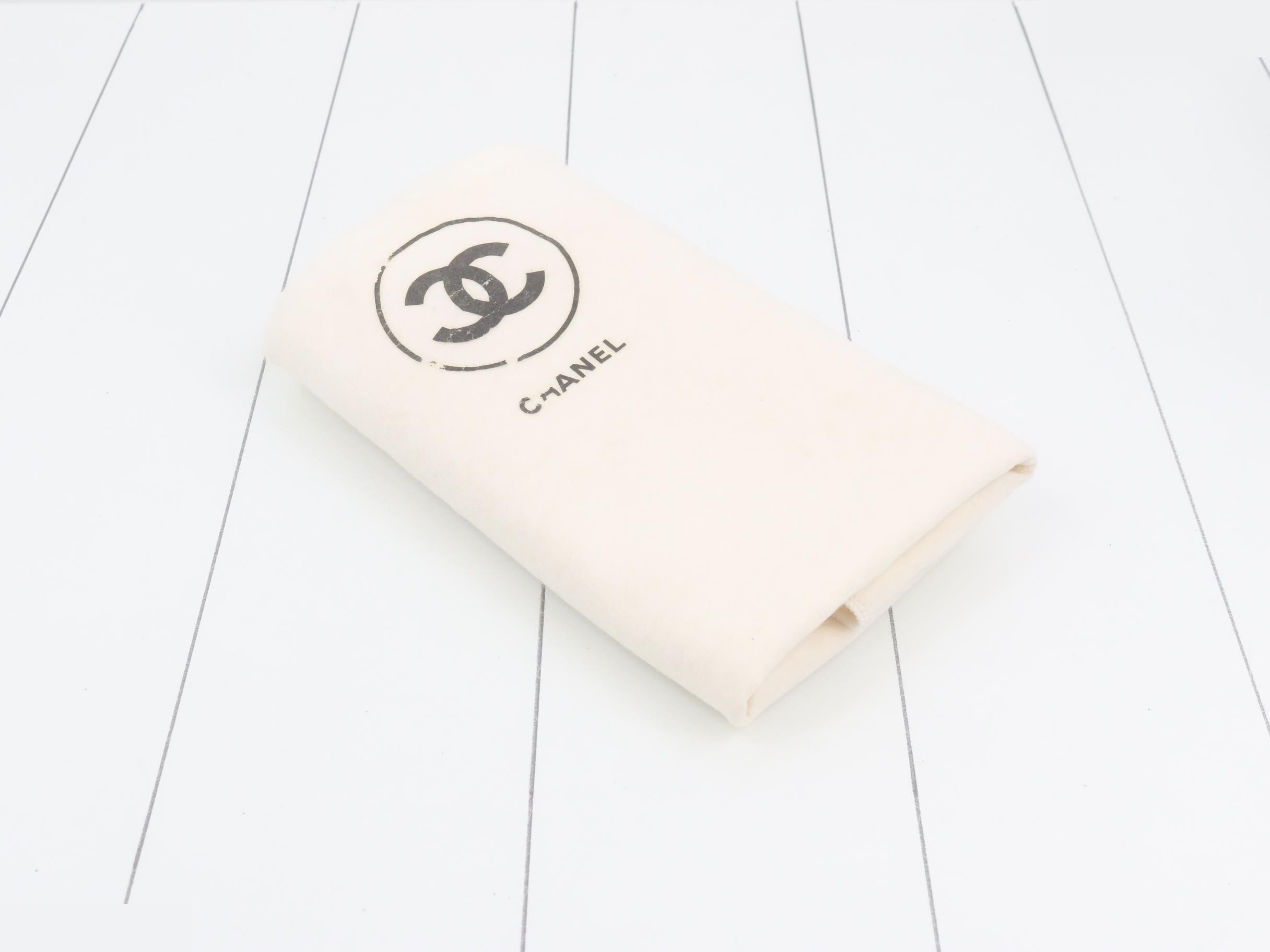 Single flap matelassé shoulder bag — view 7