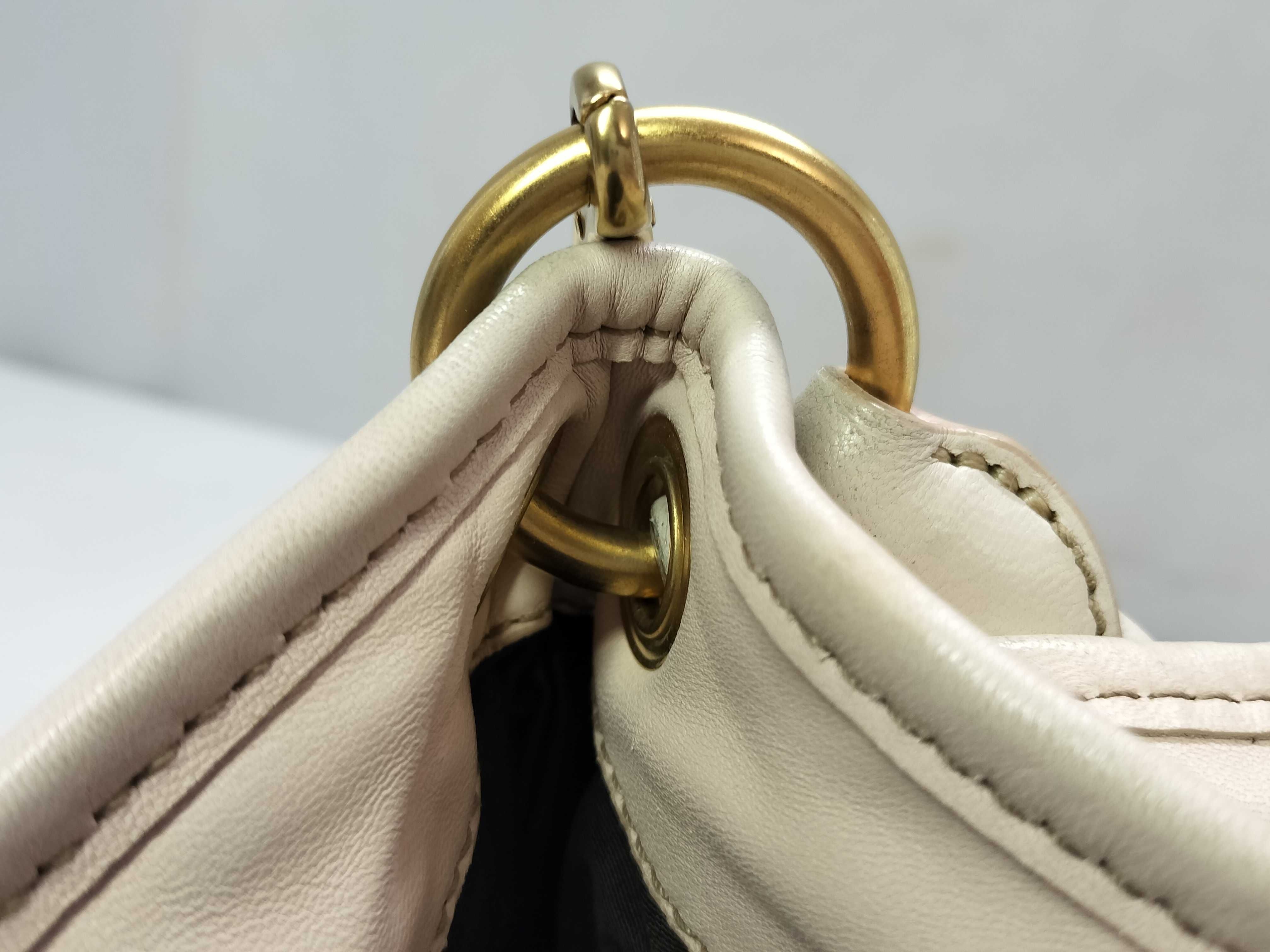 Matelassé Leather One-Shoulder Bag (Shoulder Bag) — view 12