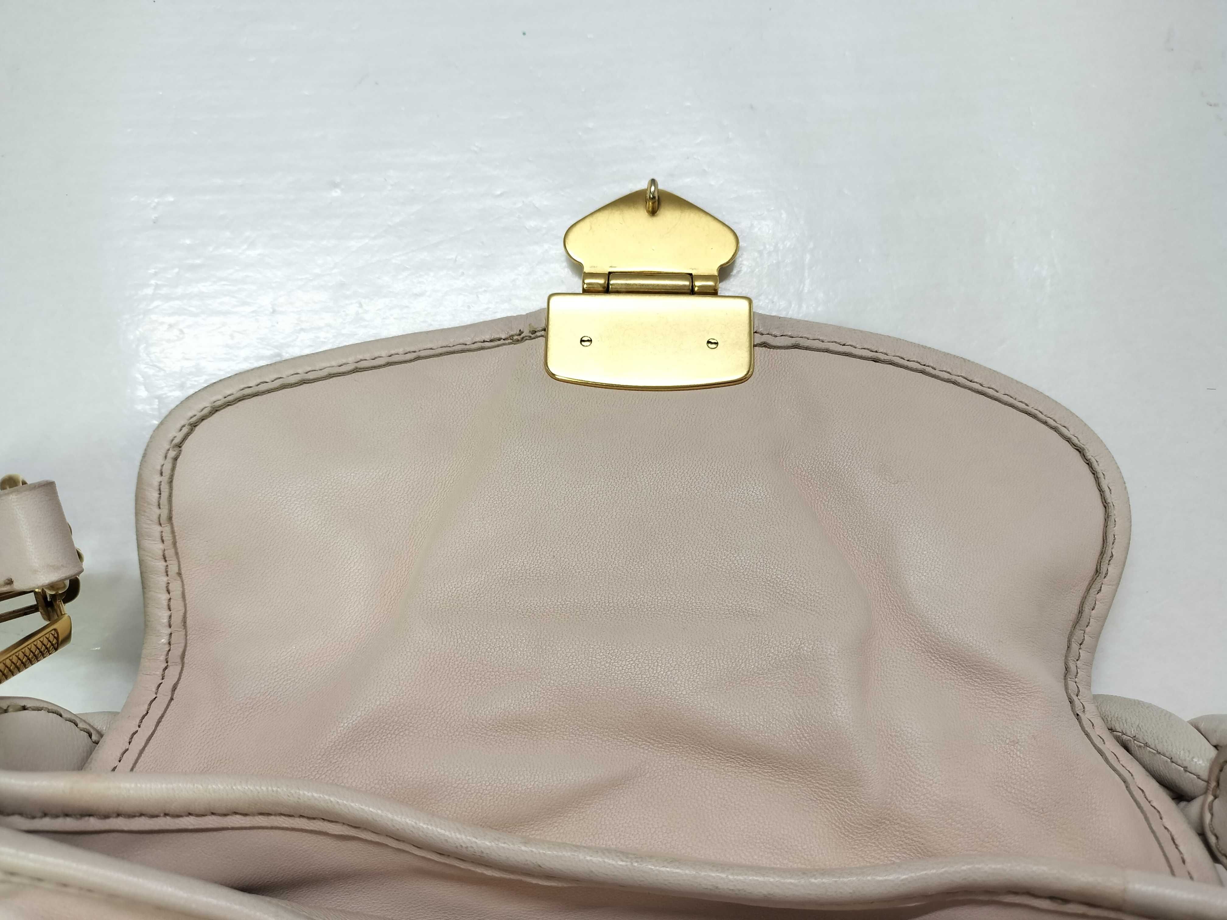 Matelassé Leather One-Shoulder Bag (Shoulder Bag) — view 13