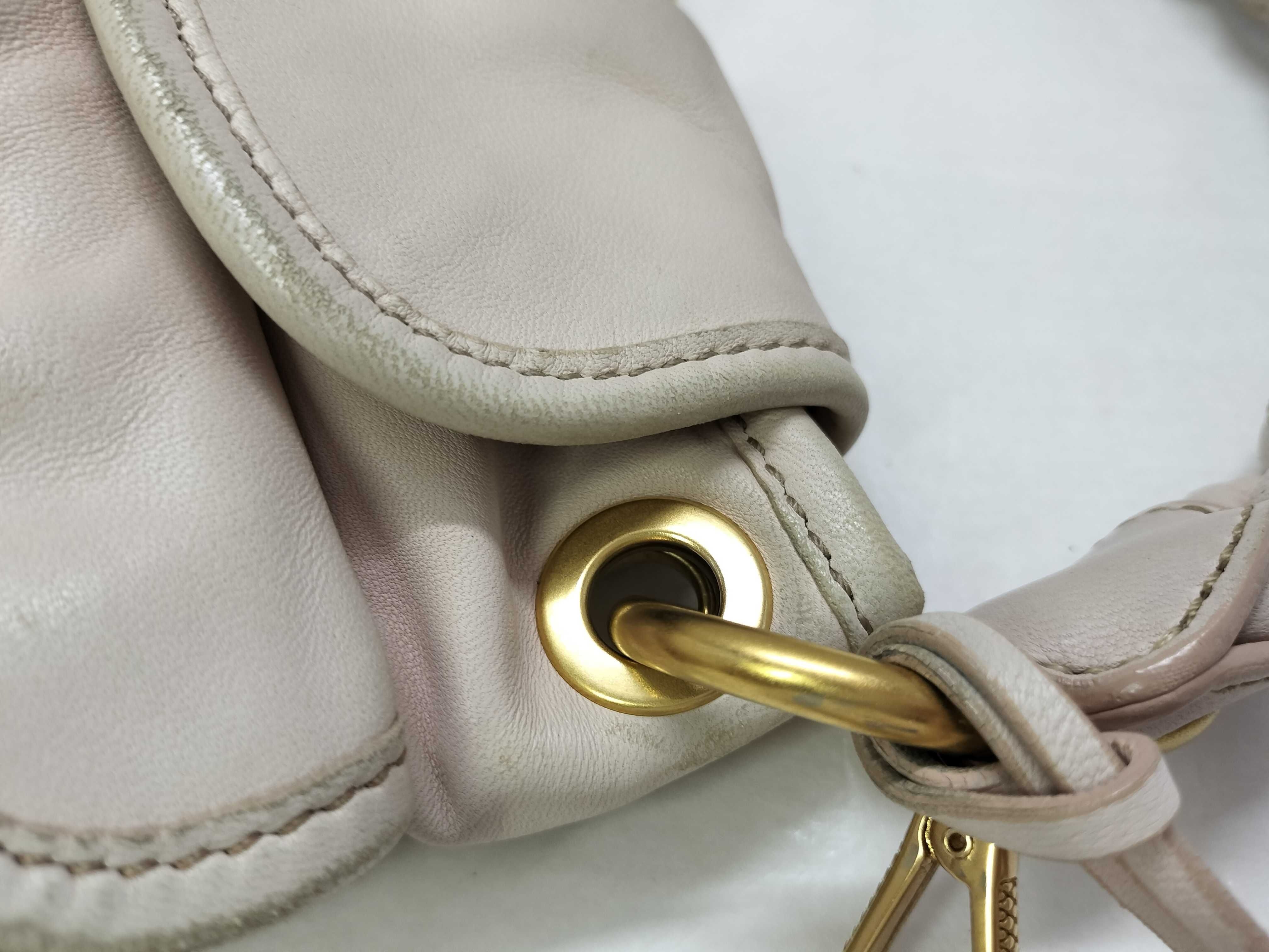 Matelassé Leather One-Shoulder Bag (Shoulder Bag) — view 5