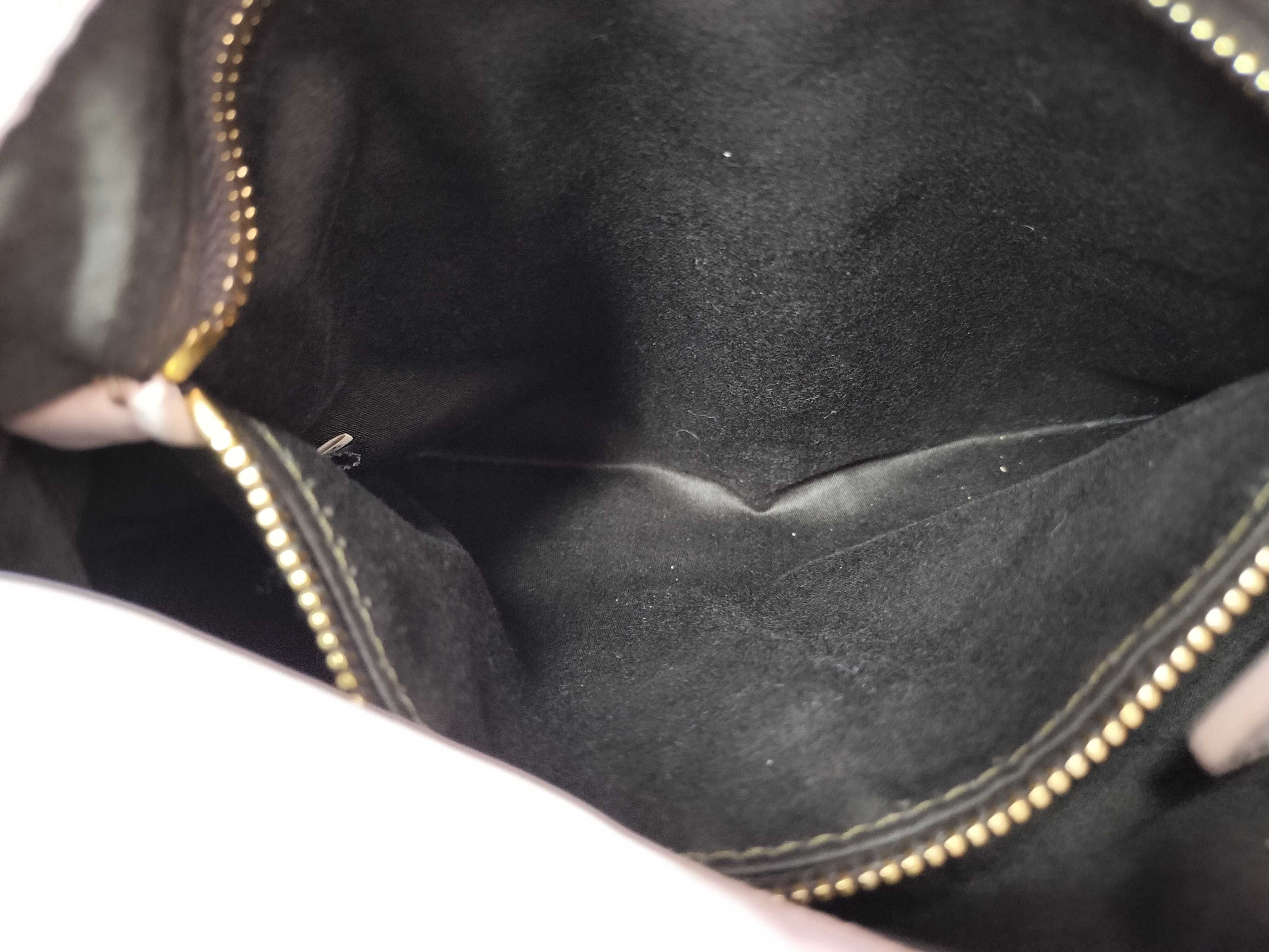 Matelassé Leather One-Shoulder Bag (Shoulder Bag) — view 10