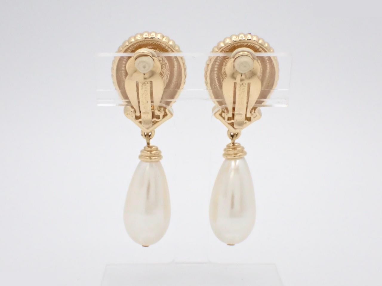 Other lines: Precious metals and earrings — view 2