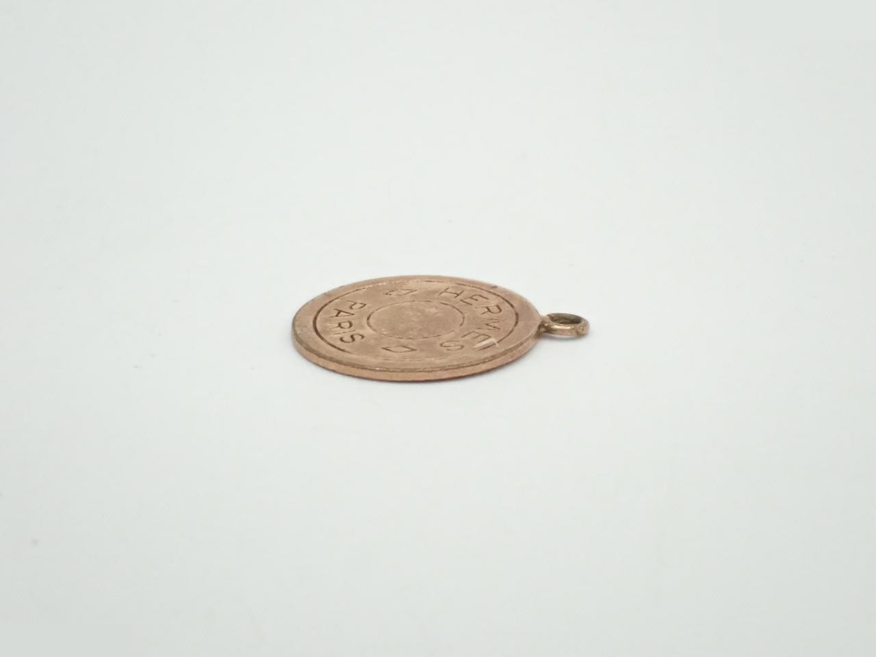 charm (3.0g) — view 3