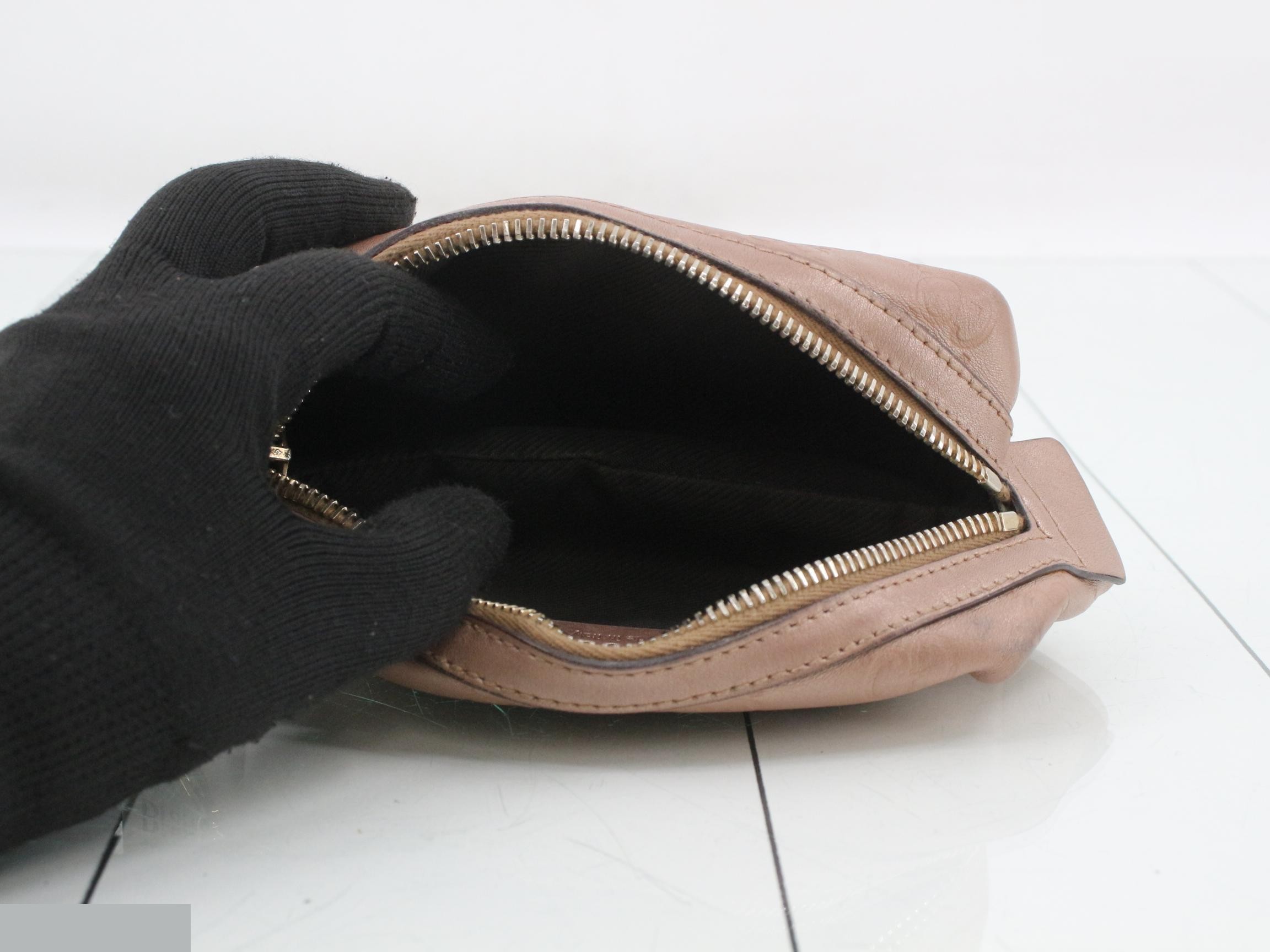 Guccissima (bag) and pouch, pink beige — view 4