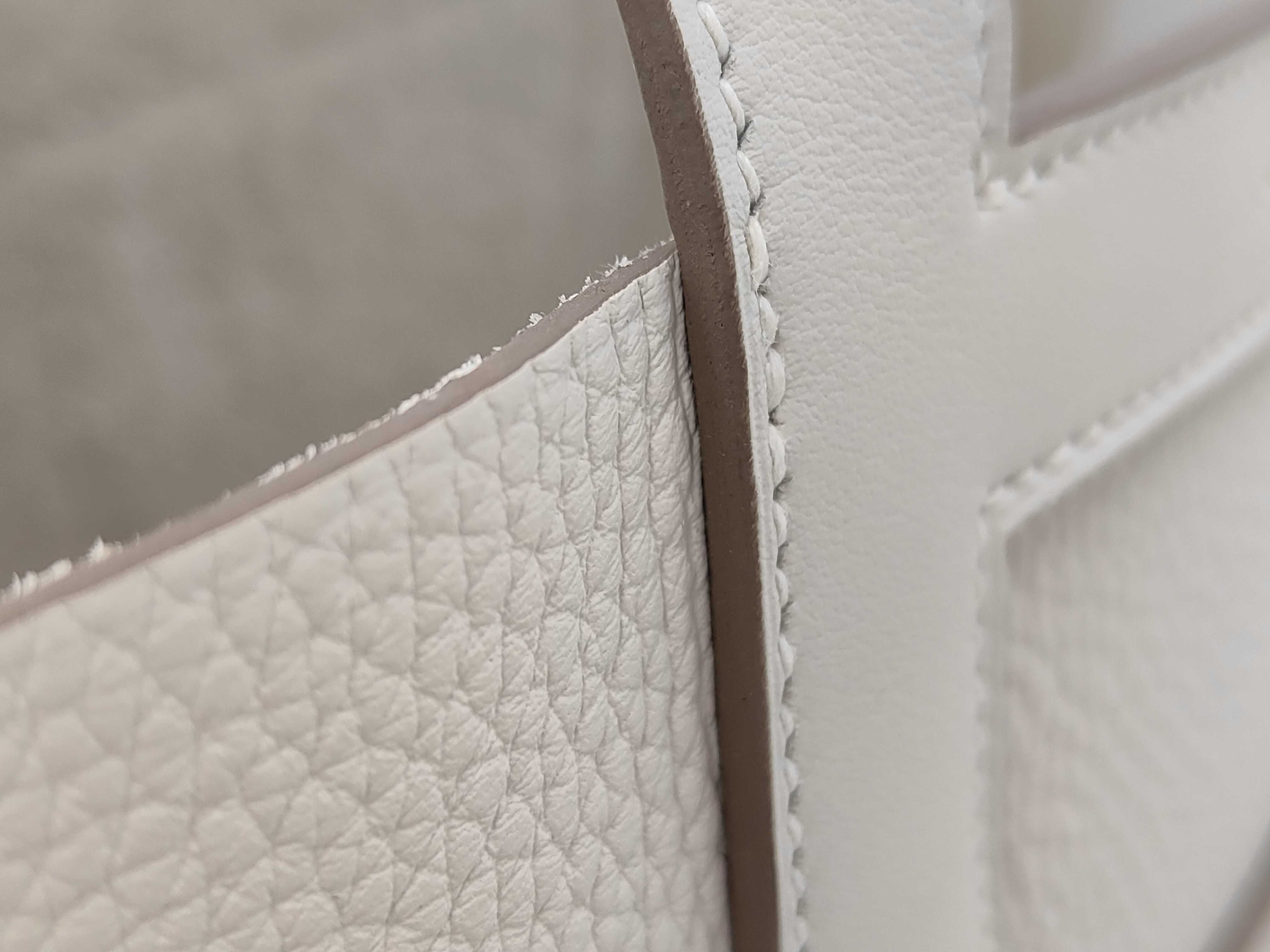 In the Loop 18 W stamp Taurillon white handbag — view 3