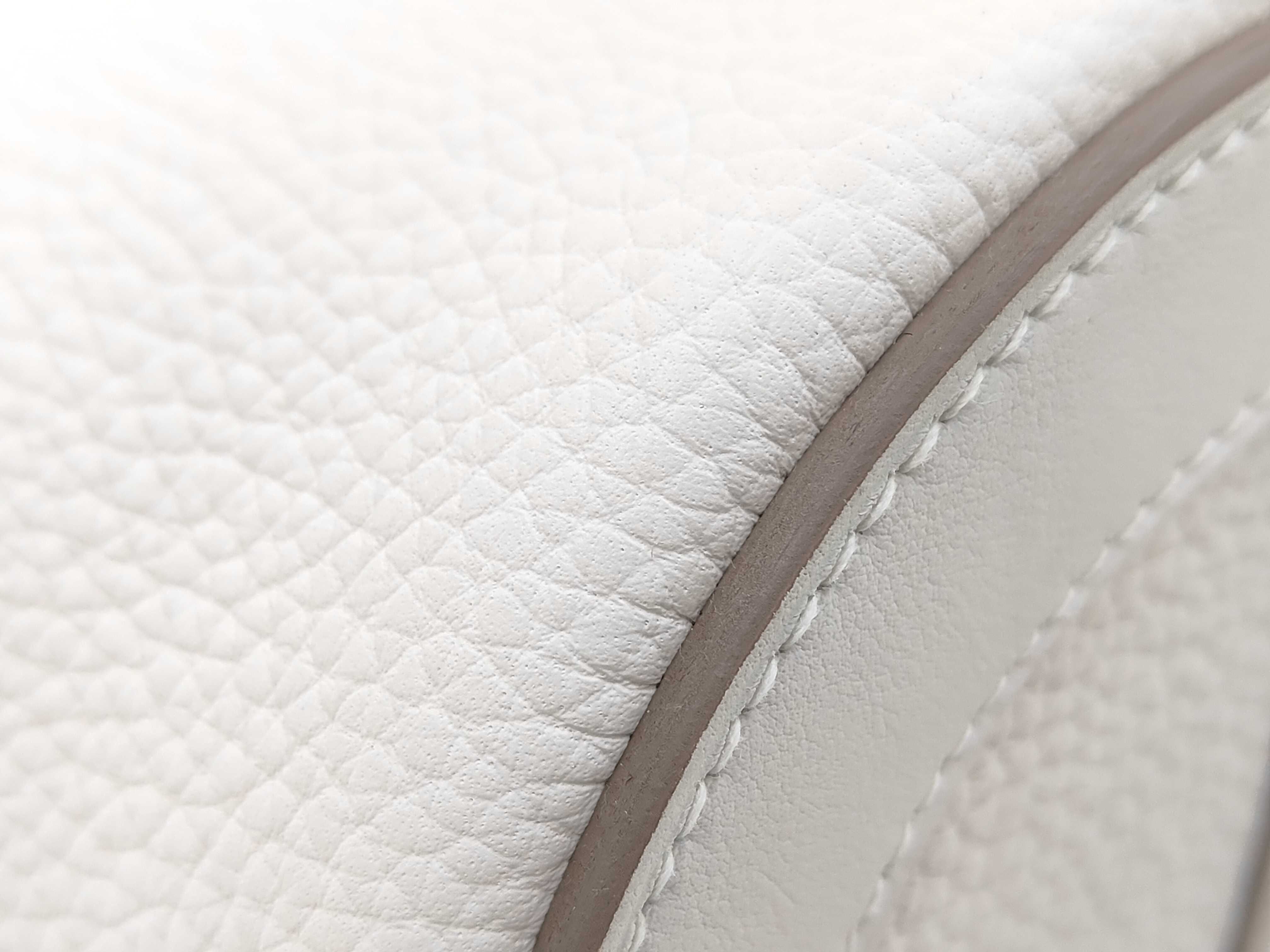 In the Loop 18 W stamp Taurillon white handbag — view 6