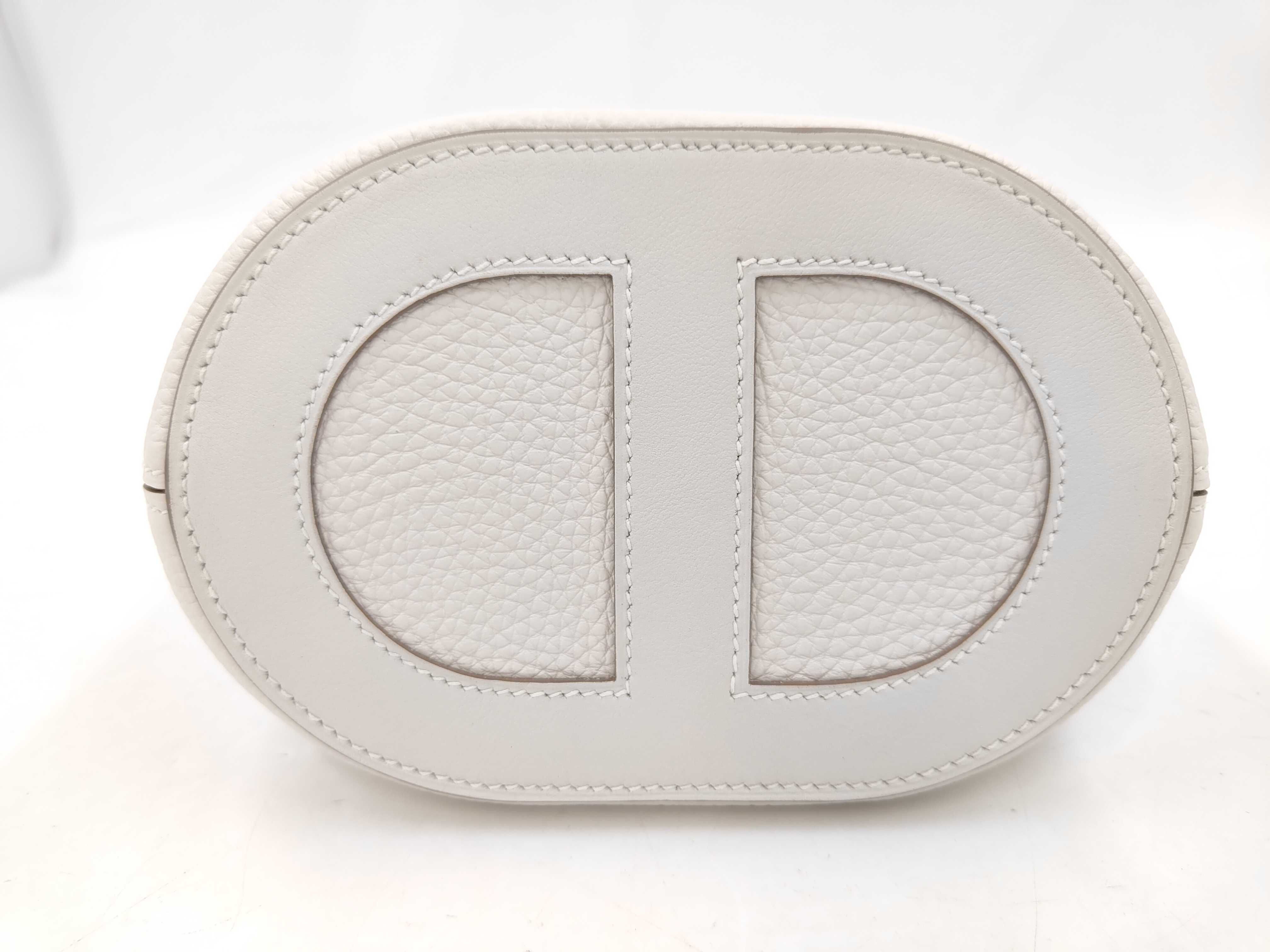 In the Loop 18 W stamp Taurillon white handbag — view 7