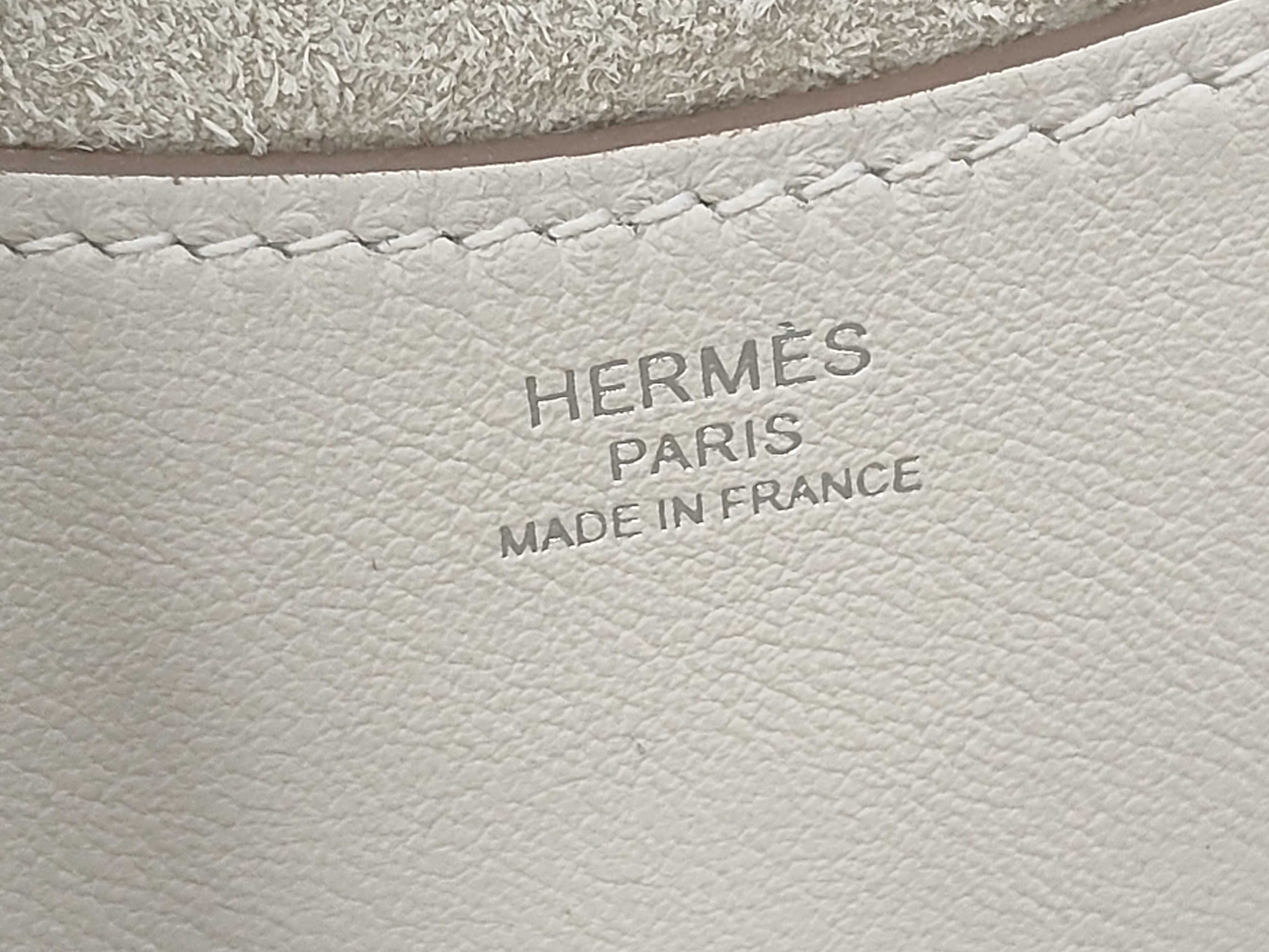 In the Loop 18 W stamp Taurillon white handbag — view 8