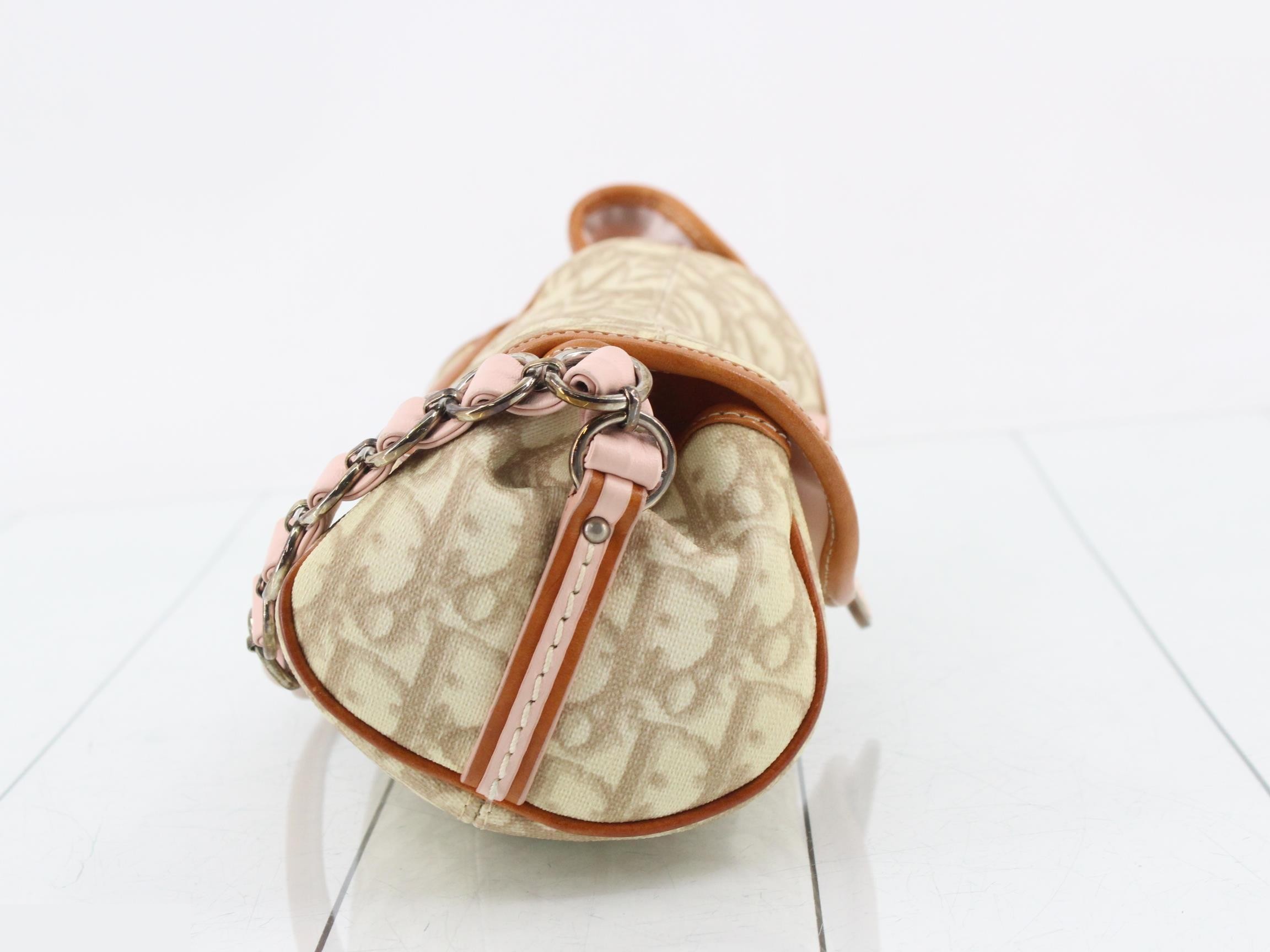 Romantic Trotter — view 4