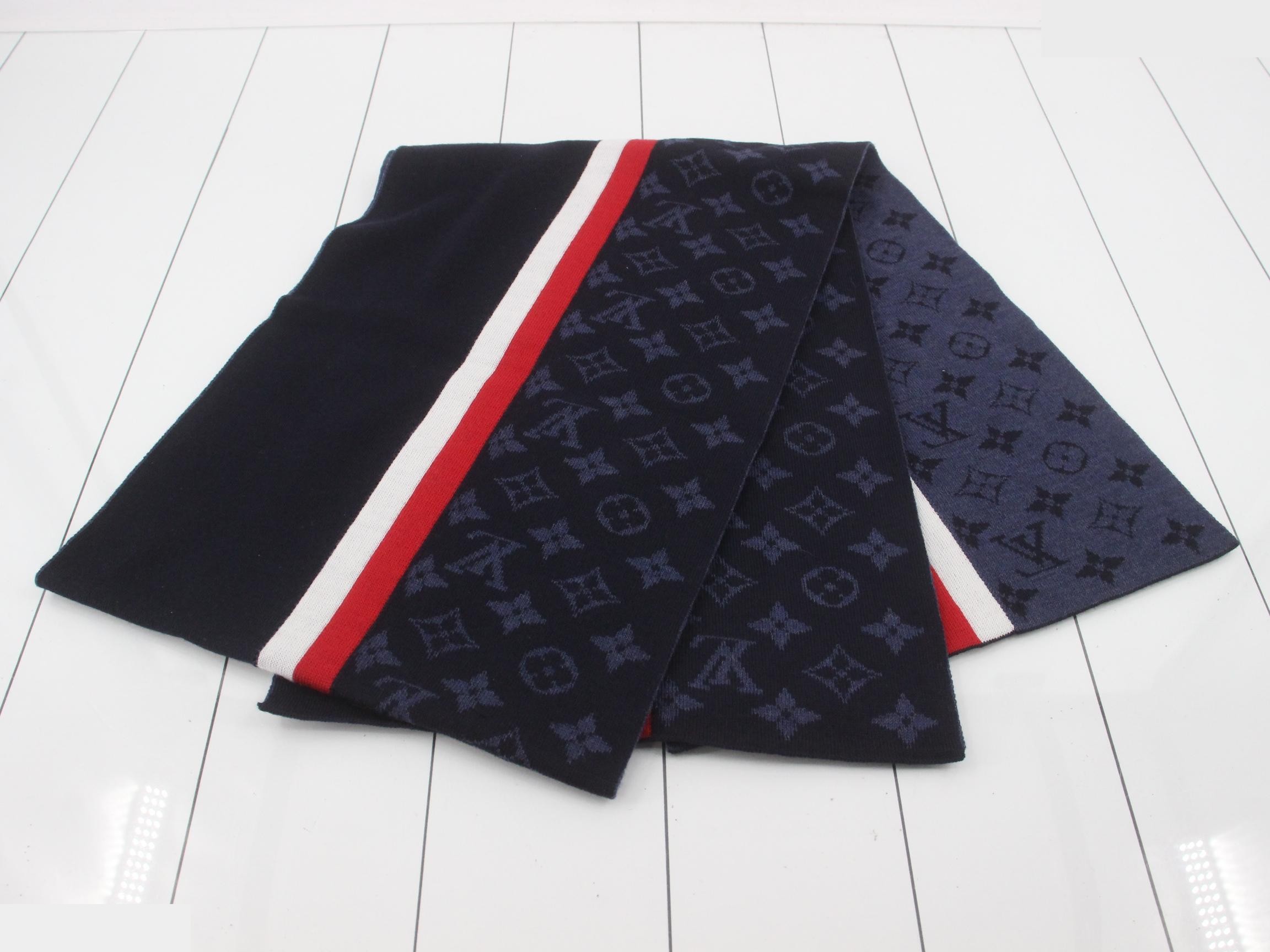 LV Varsity Muffler — view 3