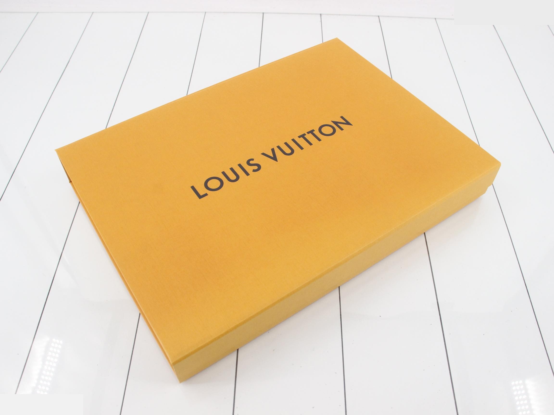LV Varsity Muffler — view 4