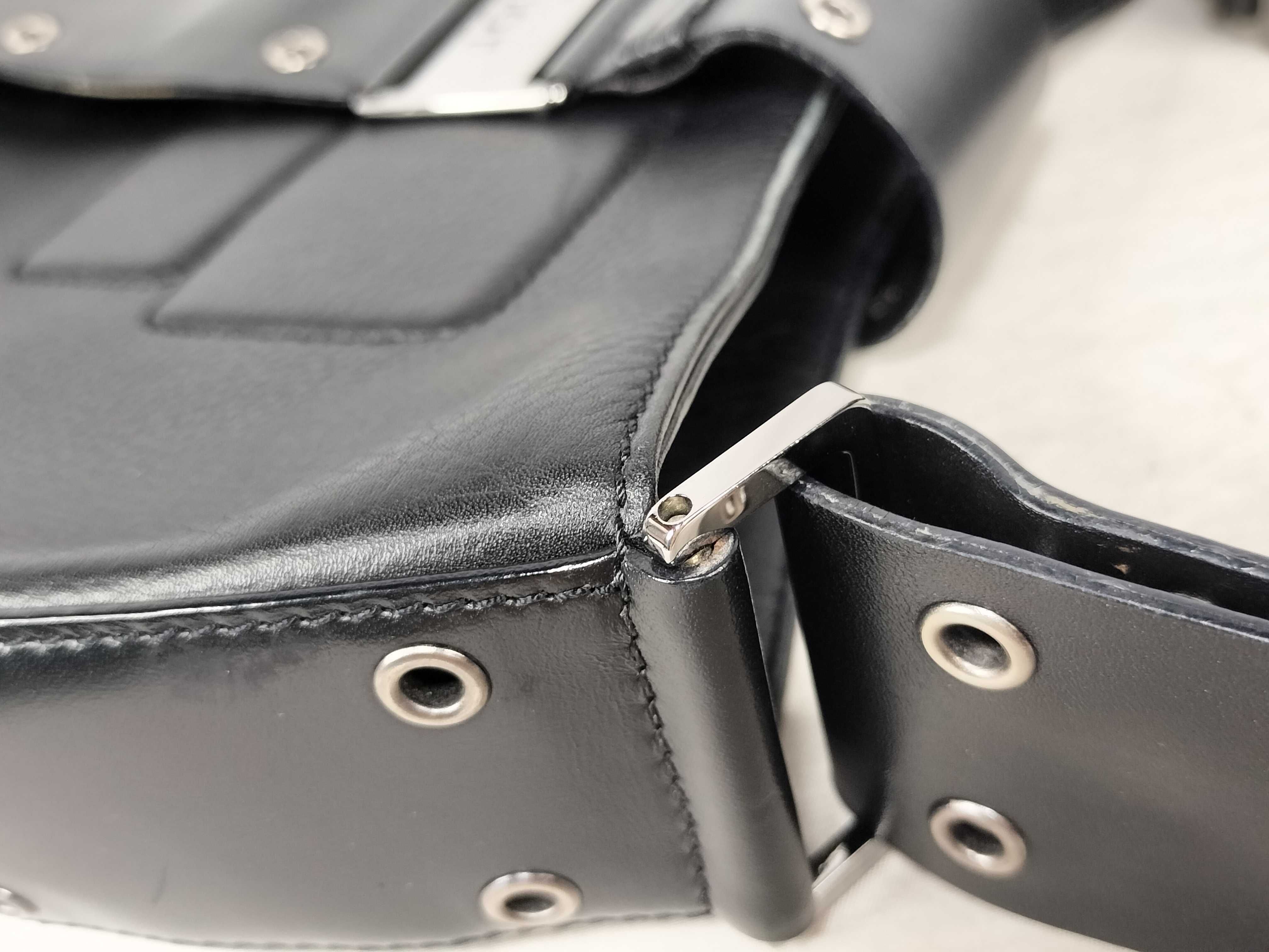 Street Chic Leather One Shoulder Bag with Pouch — view 5
