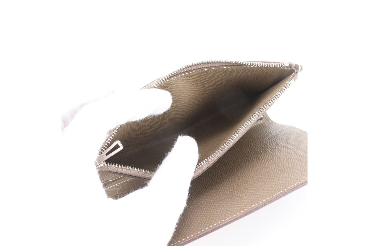 Y stamp, manufactured in 2020, EA zip, leather notebook cover with memo pad. — view 7
