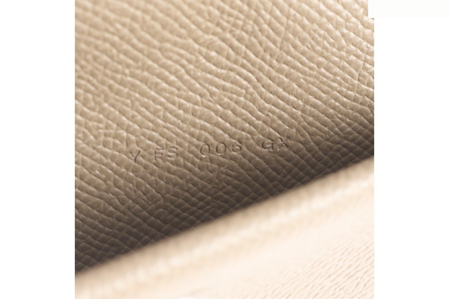 Y stamp, manufactured in 2020, EA zip, leather notebook cover with memo pad. — view 9