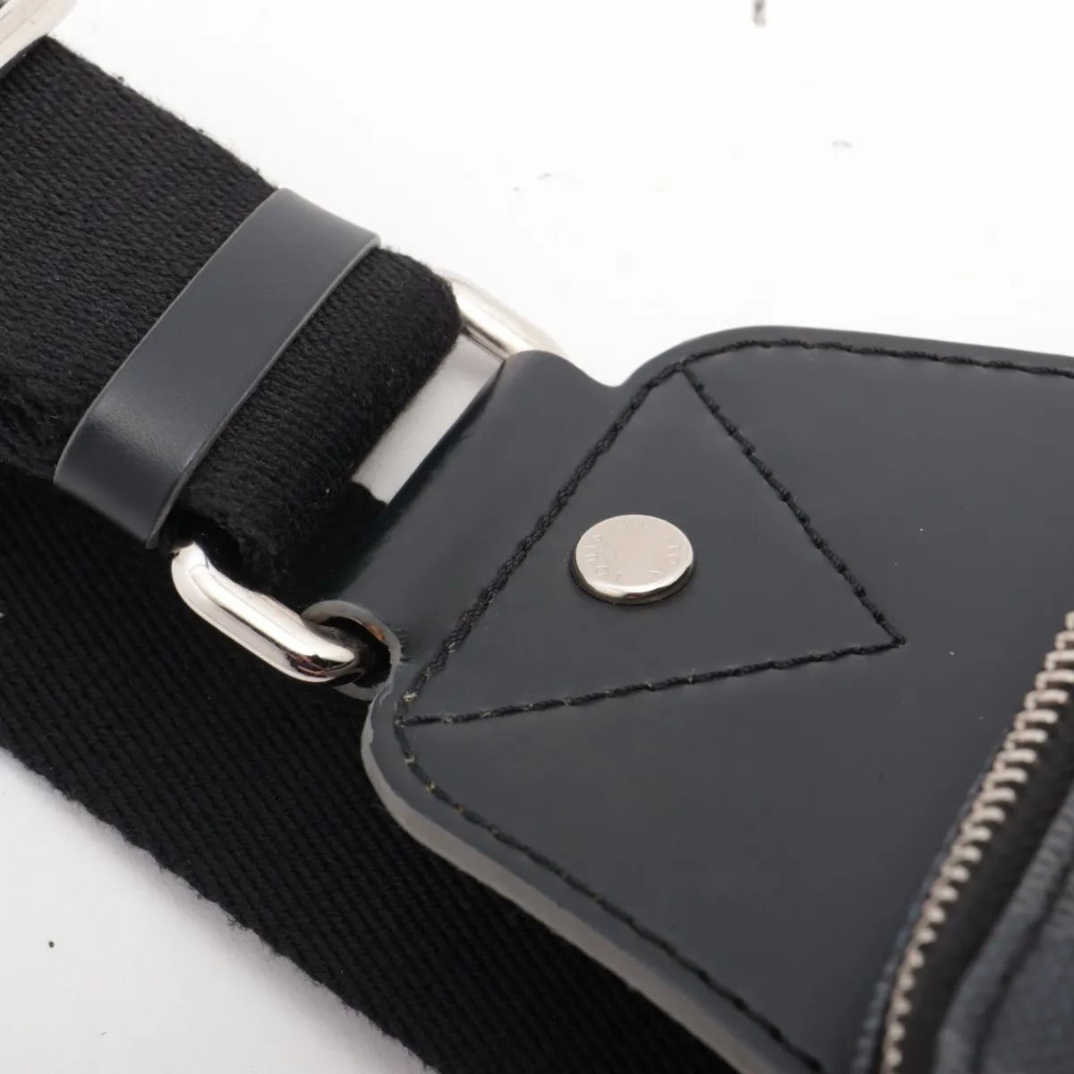 Damier Graphite Link Avenue Sling Bag N40274 CA4179 Black — view 11