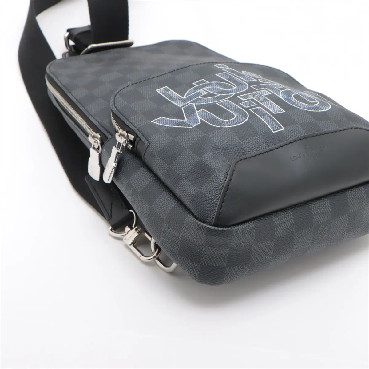 Damier Graphite Link Avenue Sling Bag N40274 CA4179 Black — view 4