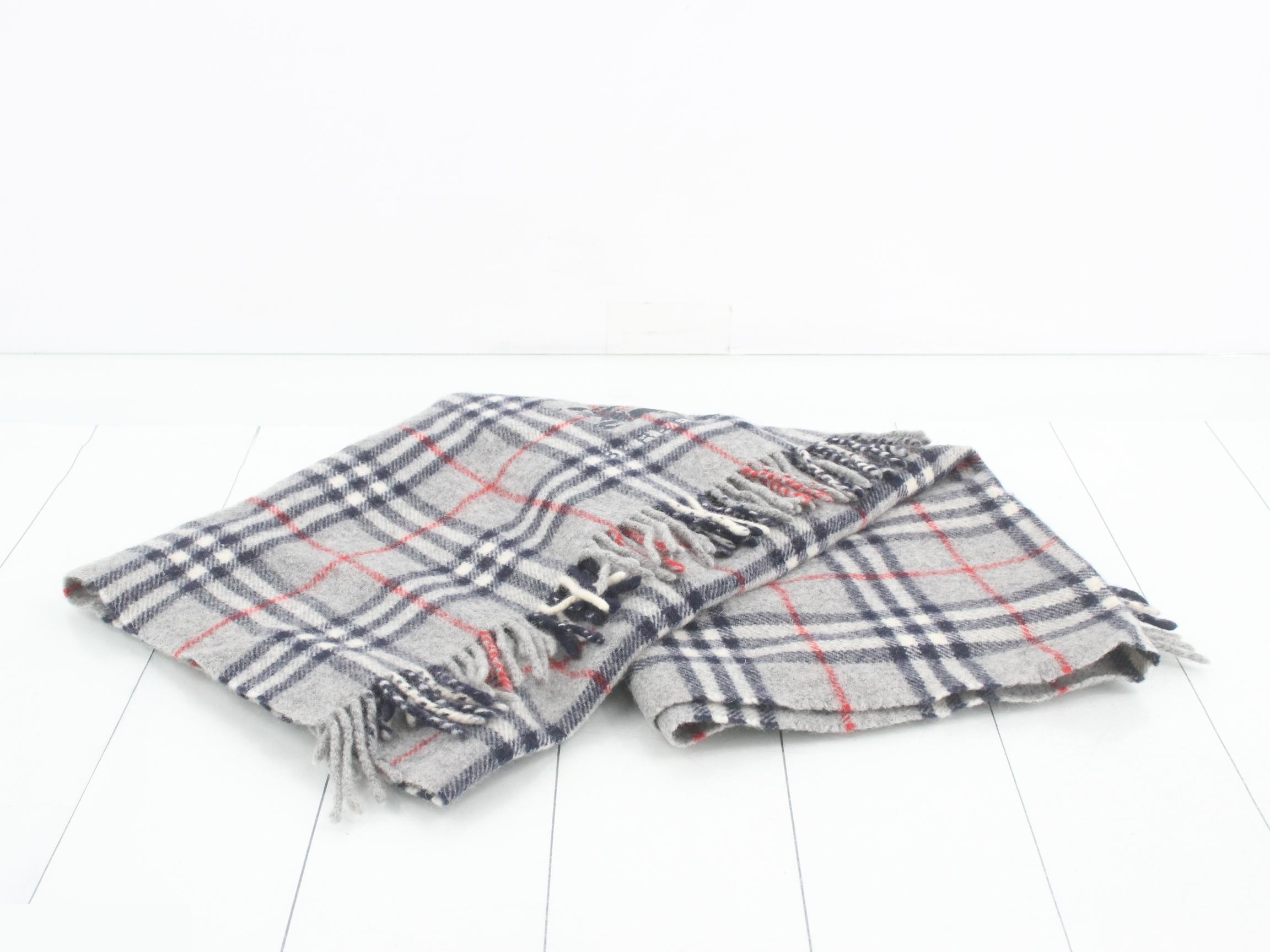 Other items: accessories, shawls (lap blankets) — view 2