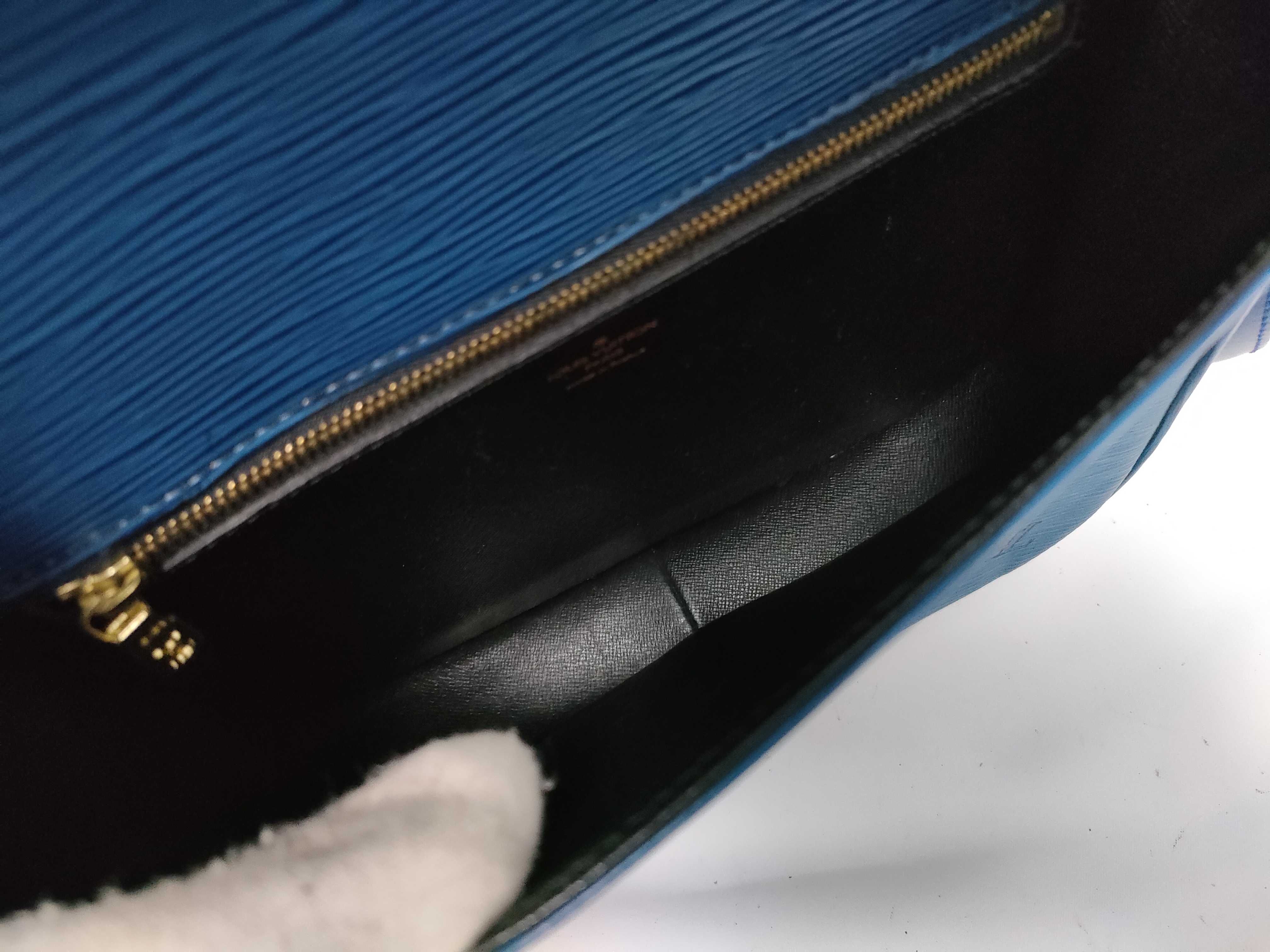 Epi Saint Cloud Shoulder Bag — view 11