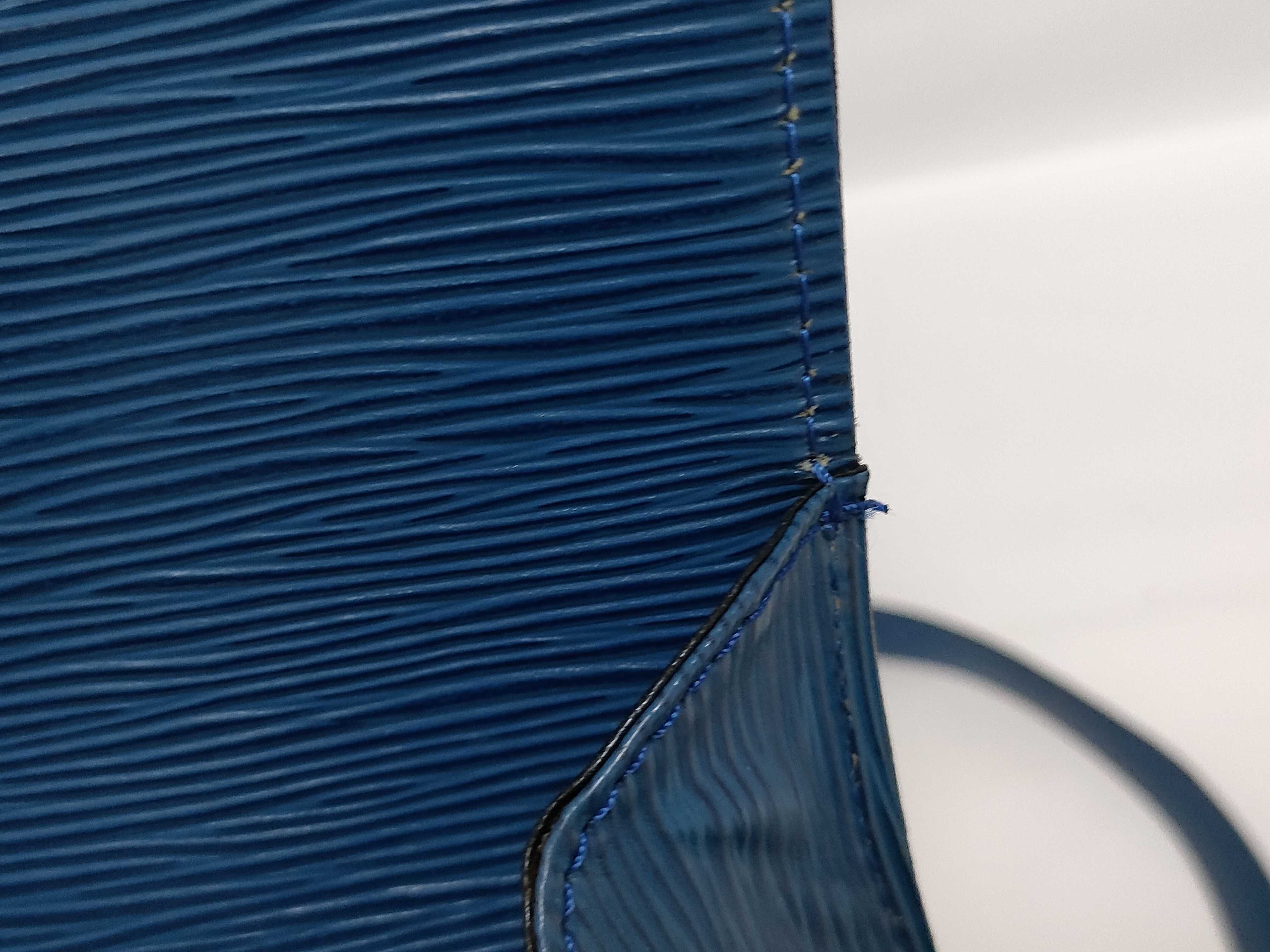 Epi Saint Cloud Shoulder Bag — view 10