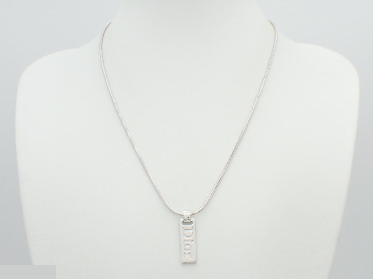 Other line: Precious metals, necklaces, pendants, neck circumference approximately 47cm. — view 3