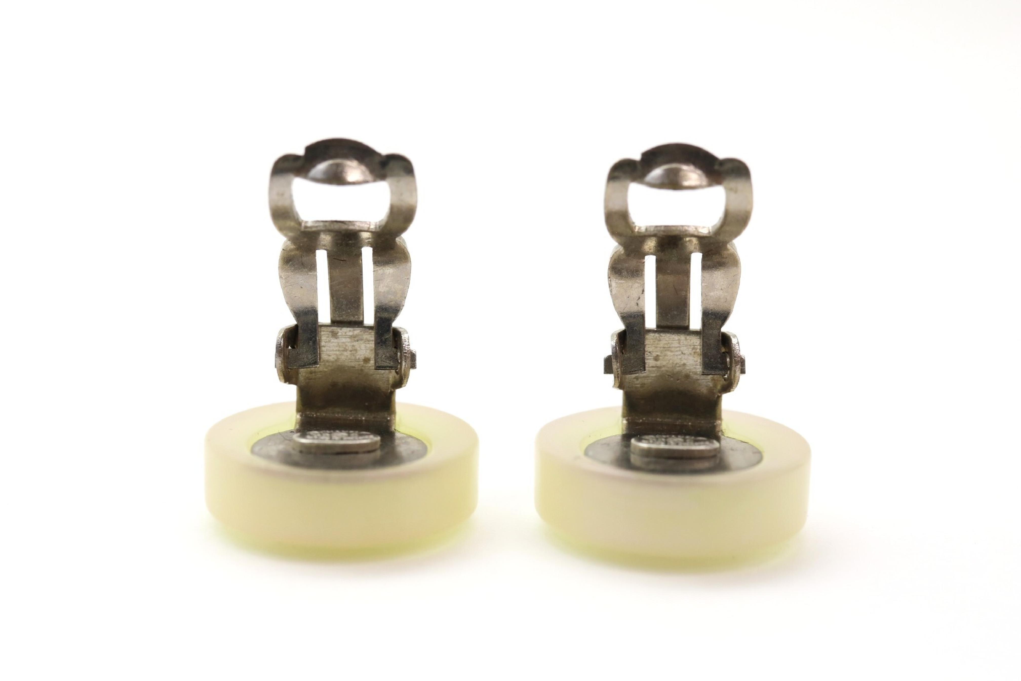 Coco Mark Shell-Style Round Earrings 00C — view 4
