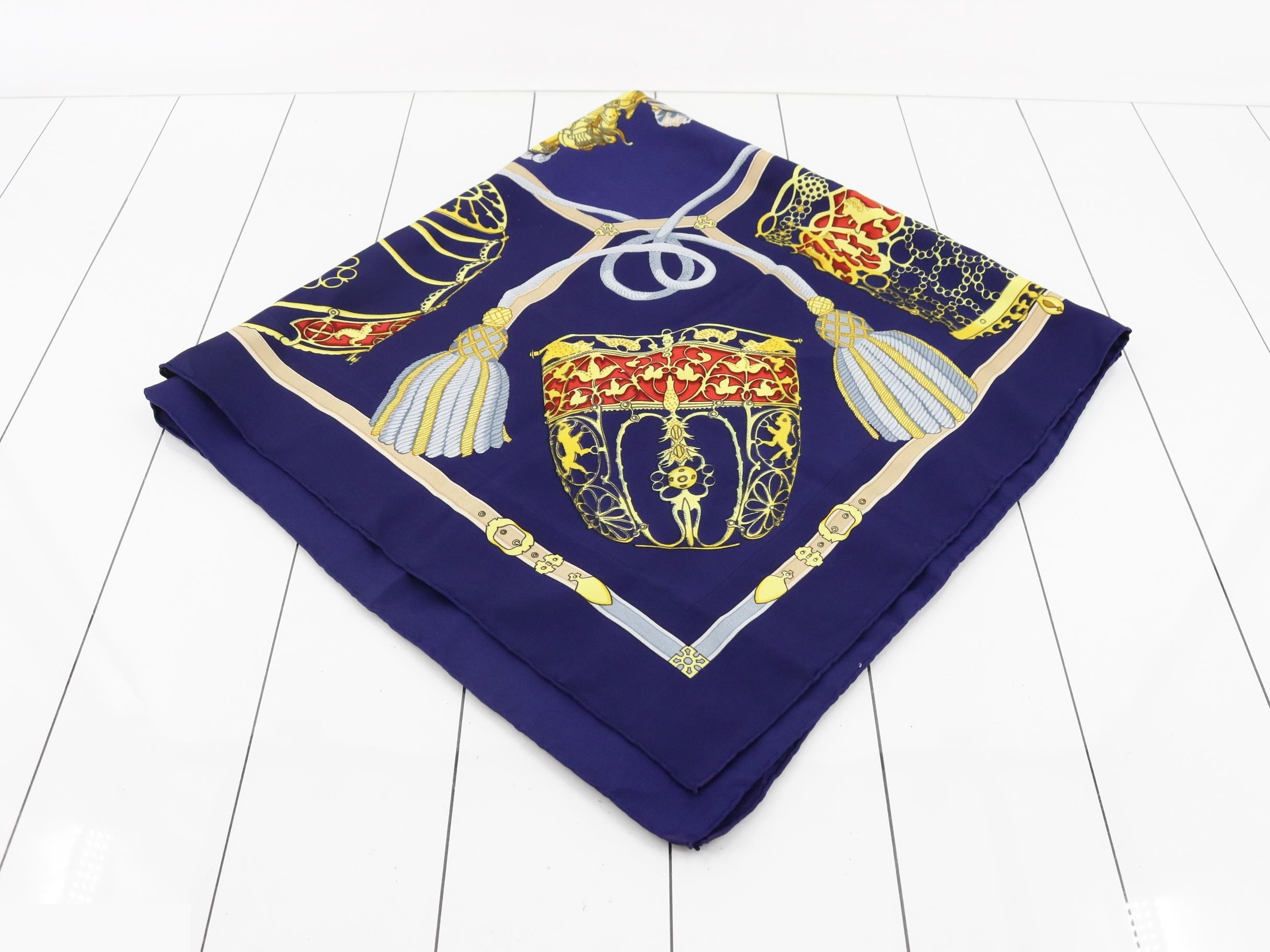 scarf — view 2
