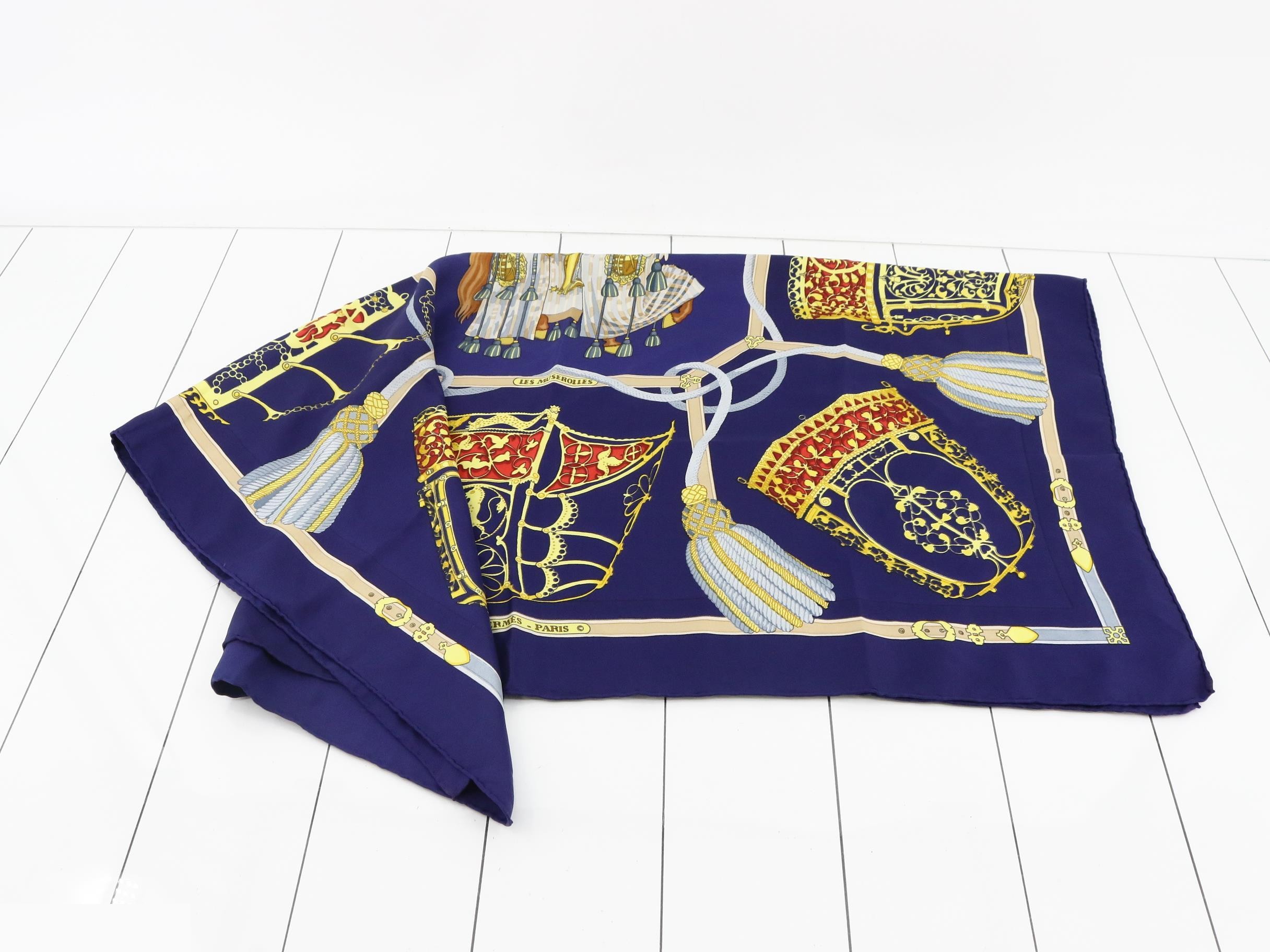 scarf — view 3