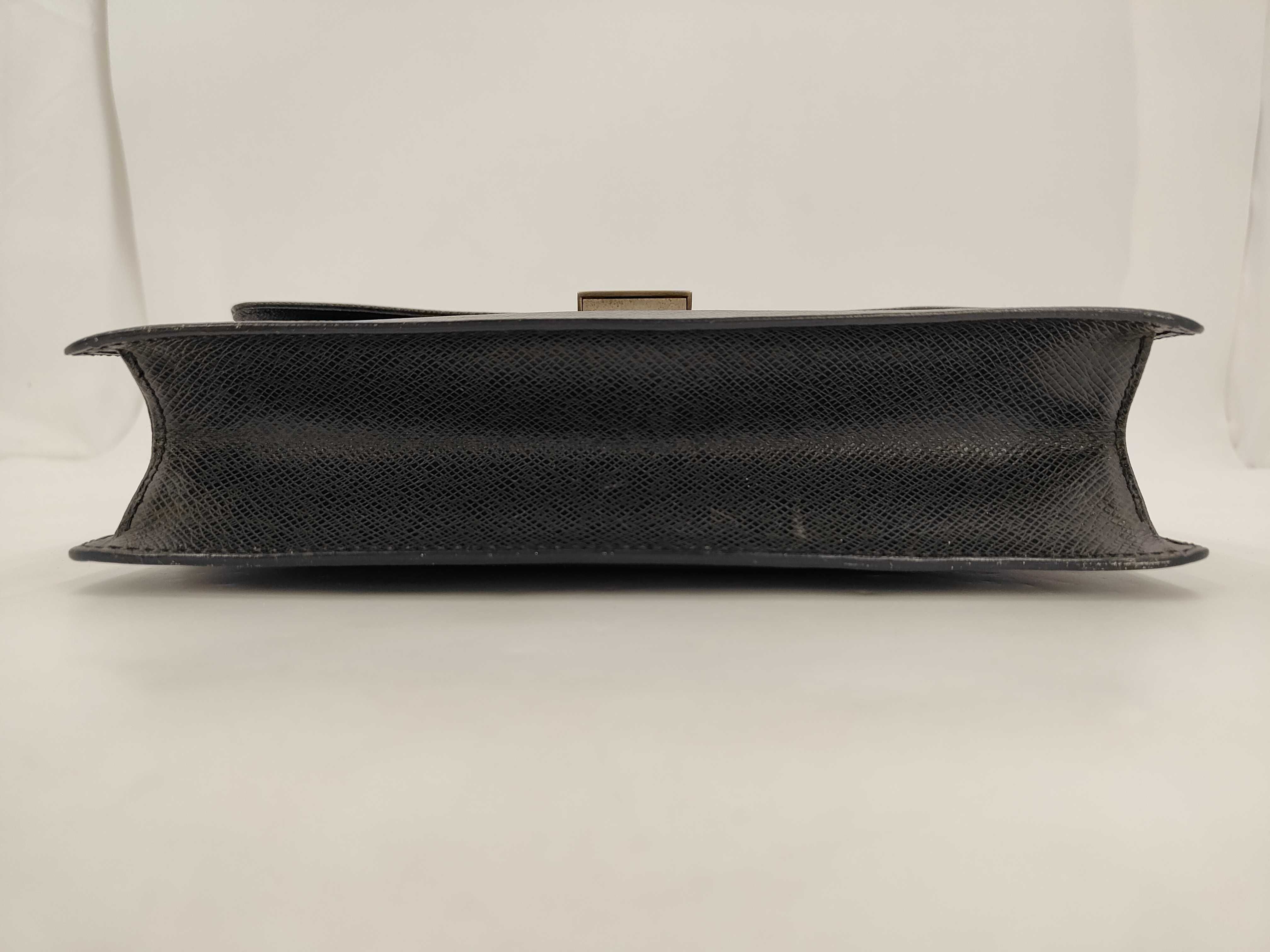LV M30782 Taiga Selenga Bag — view 3