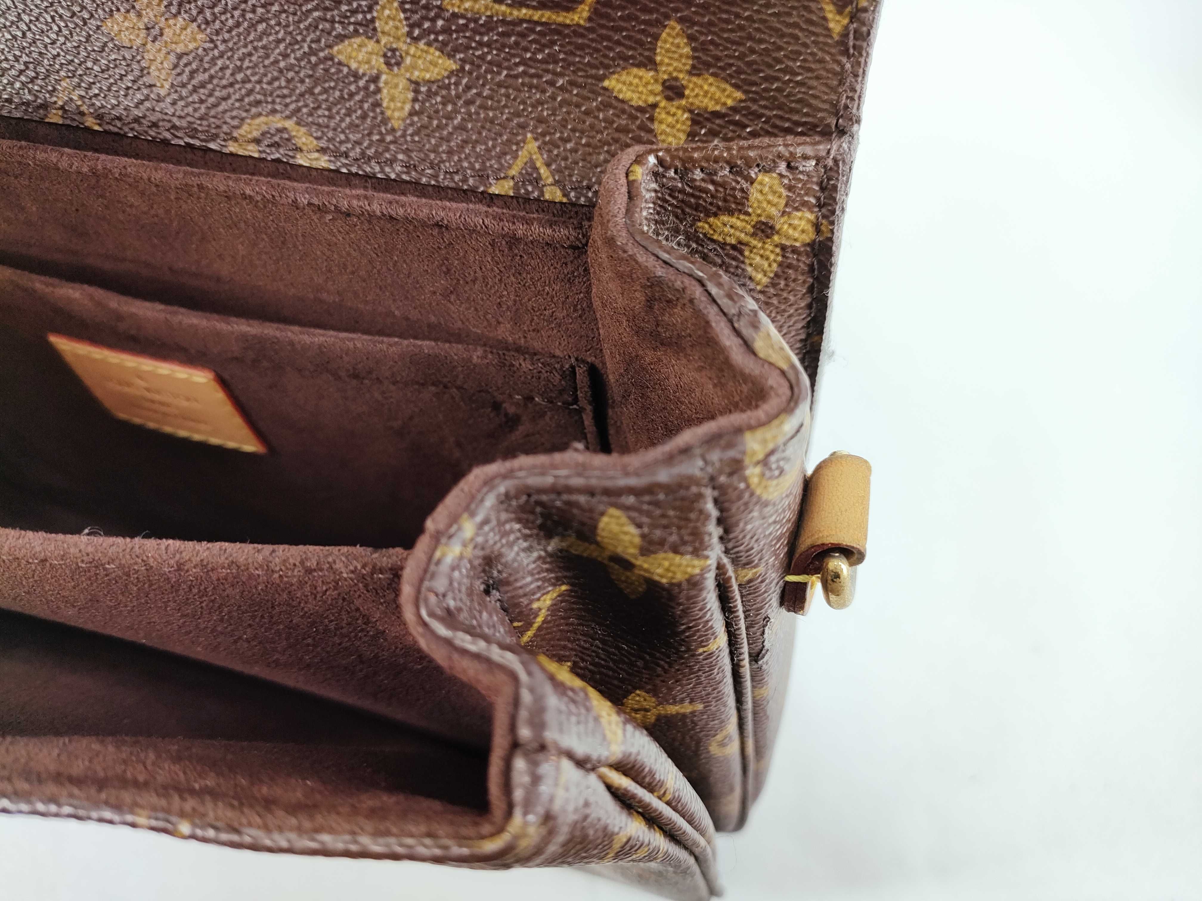 Monogram Pochette Métis Shoulder Handbag — view 11