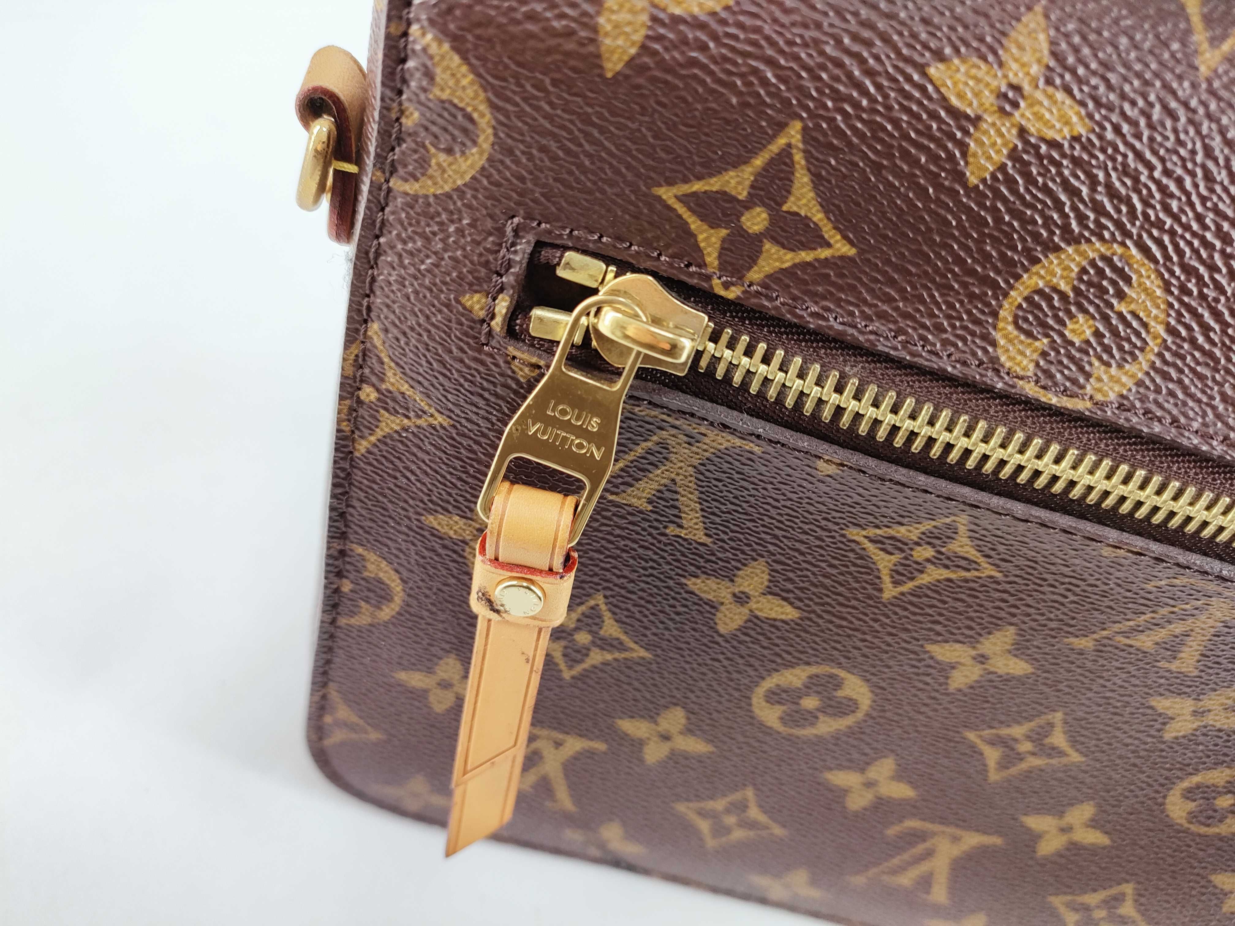 Monogram Pochette Métis Shoulder Handbag — view 14